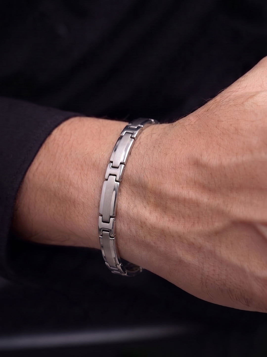 Averik Rectangular Link Segments Silver Men's Loose Bracelet