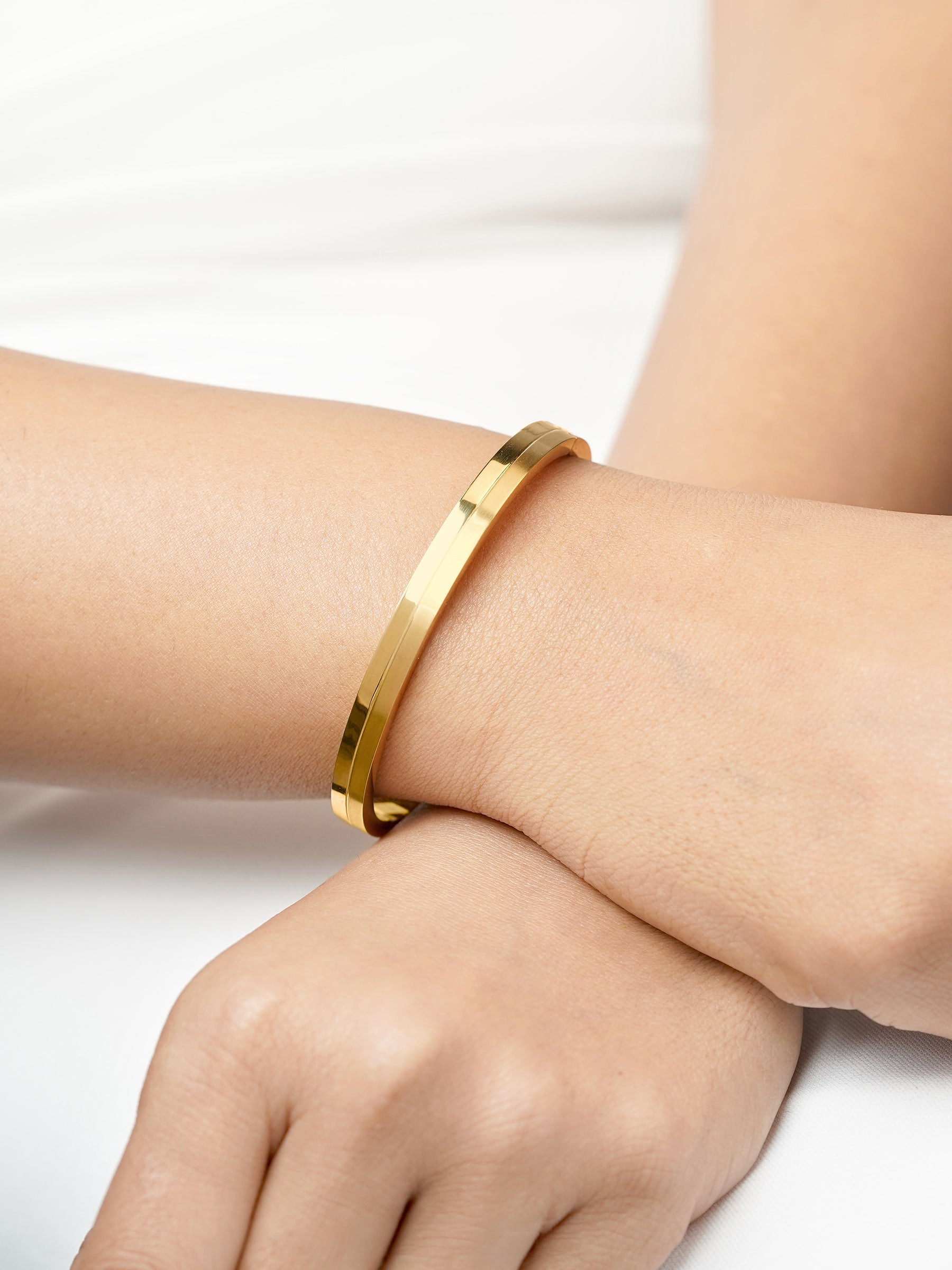 Benjomia Dual Finish 18K Gold Plated Bracelet