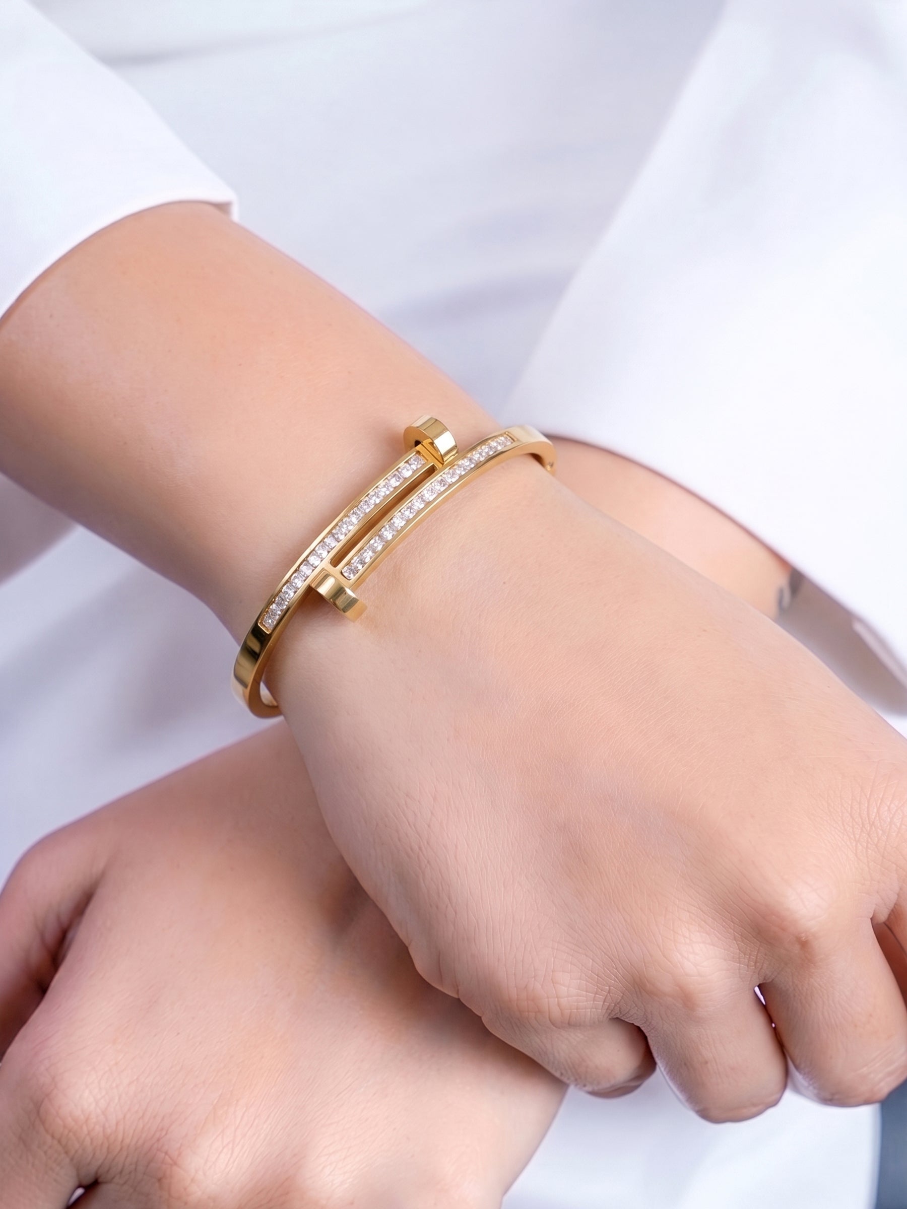 Damaris Diamond Nail 18K Gold Plated Women's Solid Band Bracelet