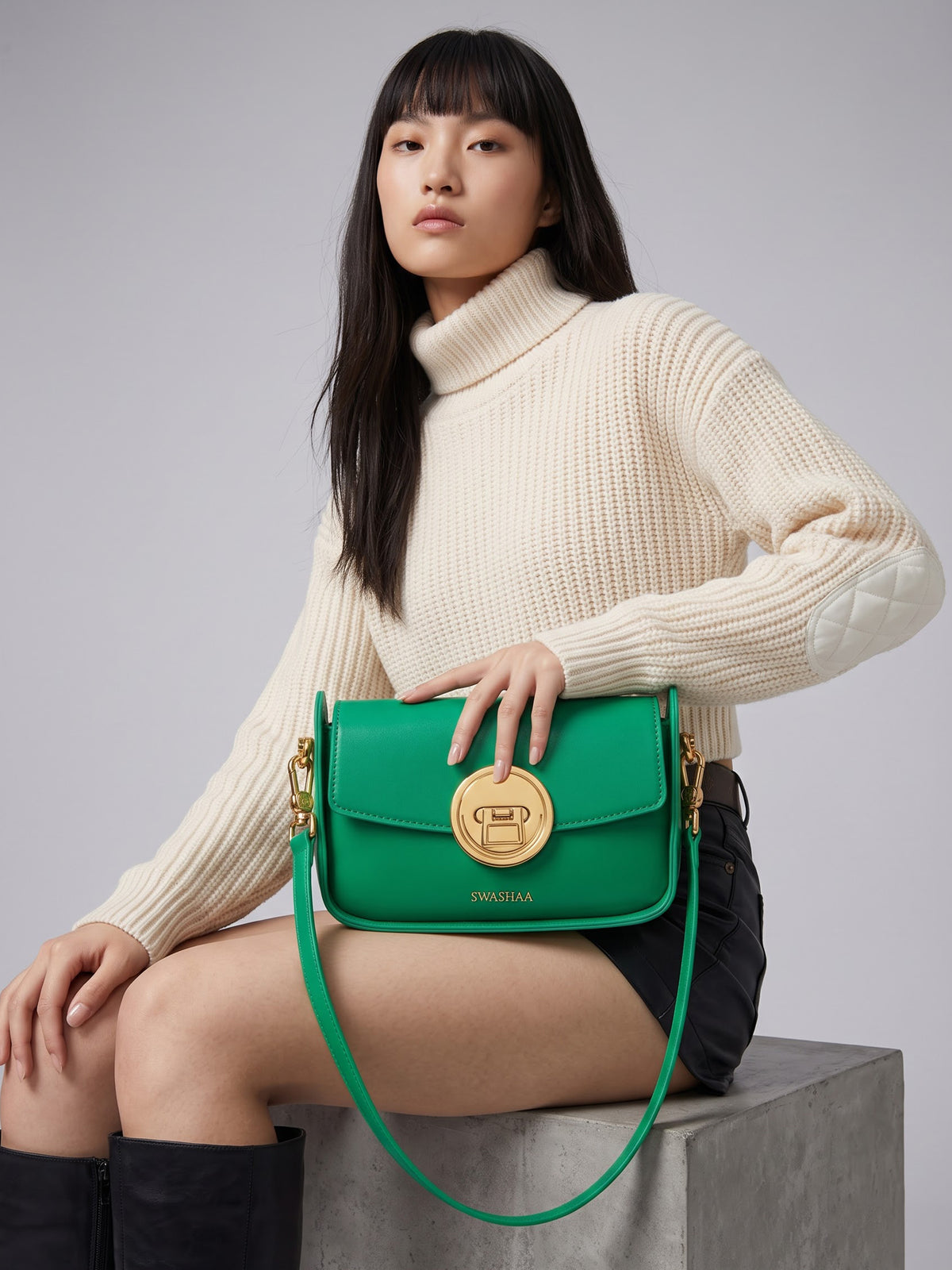 Giva Emerald Green Luxe Clasp Women's Leather Sling Bag