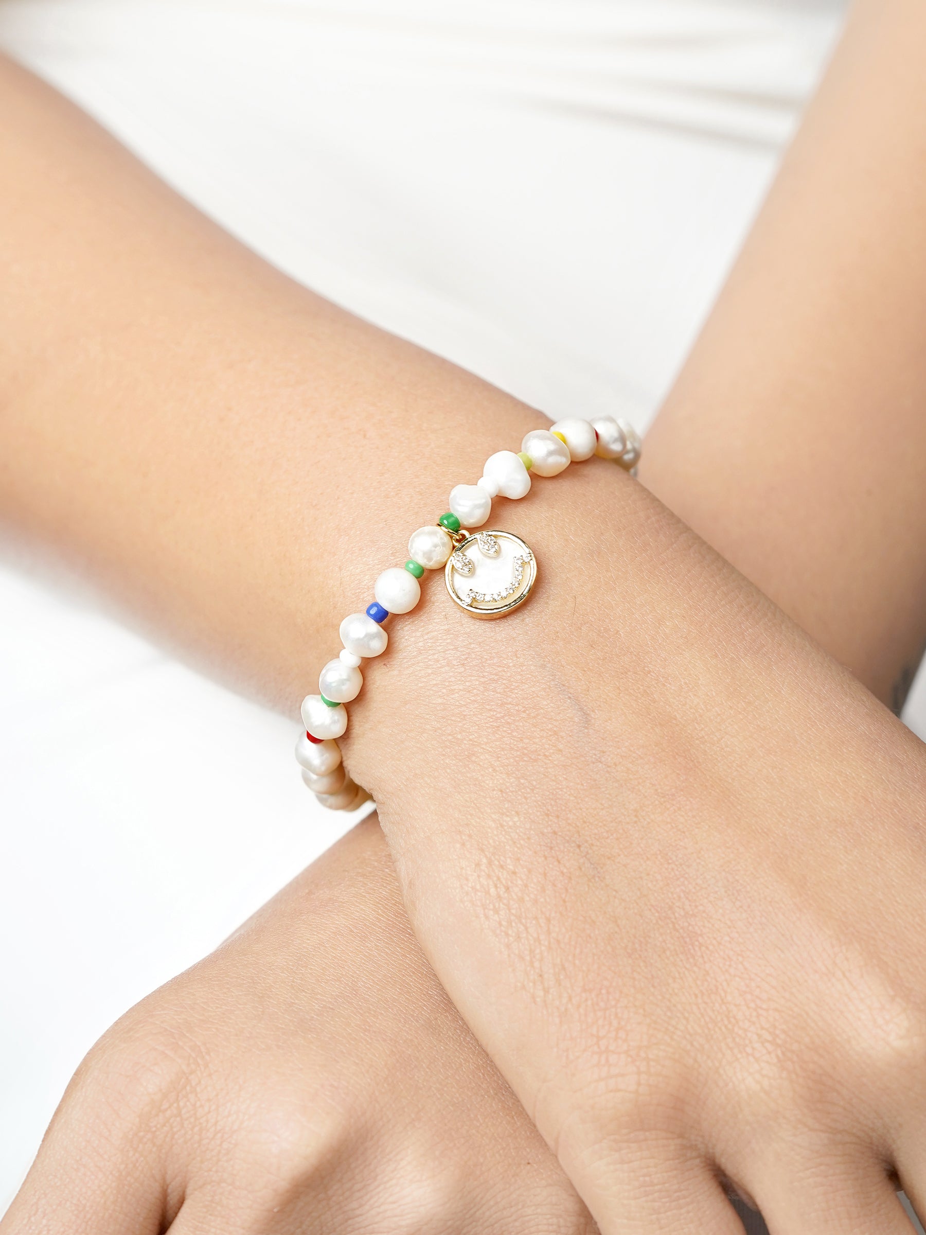 Hayley Pearl Multi Colour Beads Smile Charm 18K Gold Plated Loose Bracelets