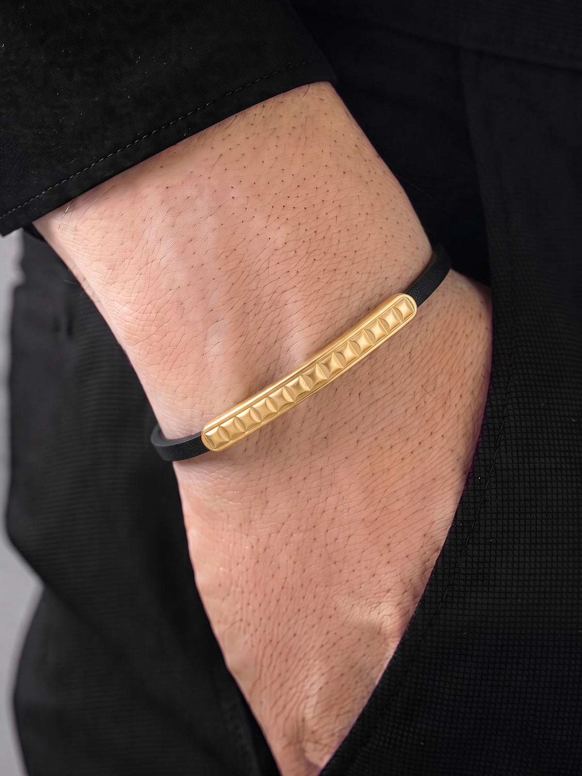 Heston Black - 18K Gold Plated Men's Leather Bracelet