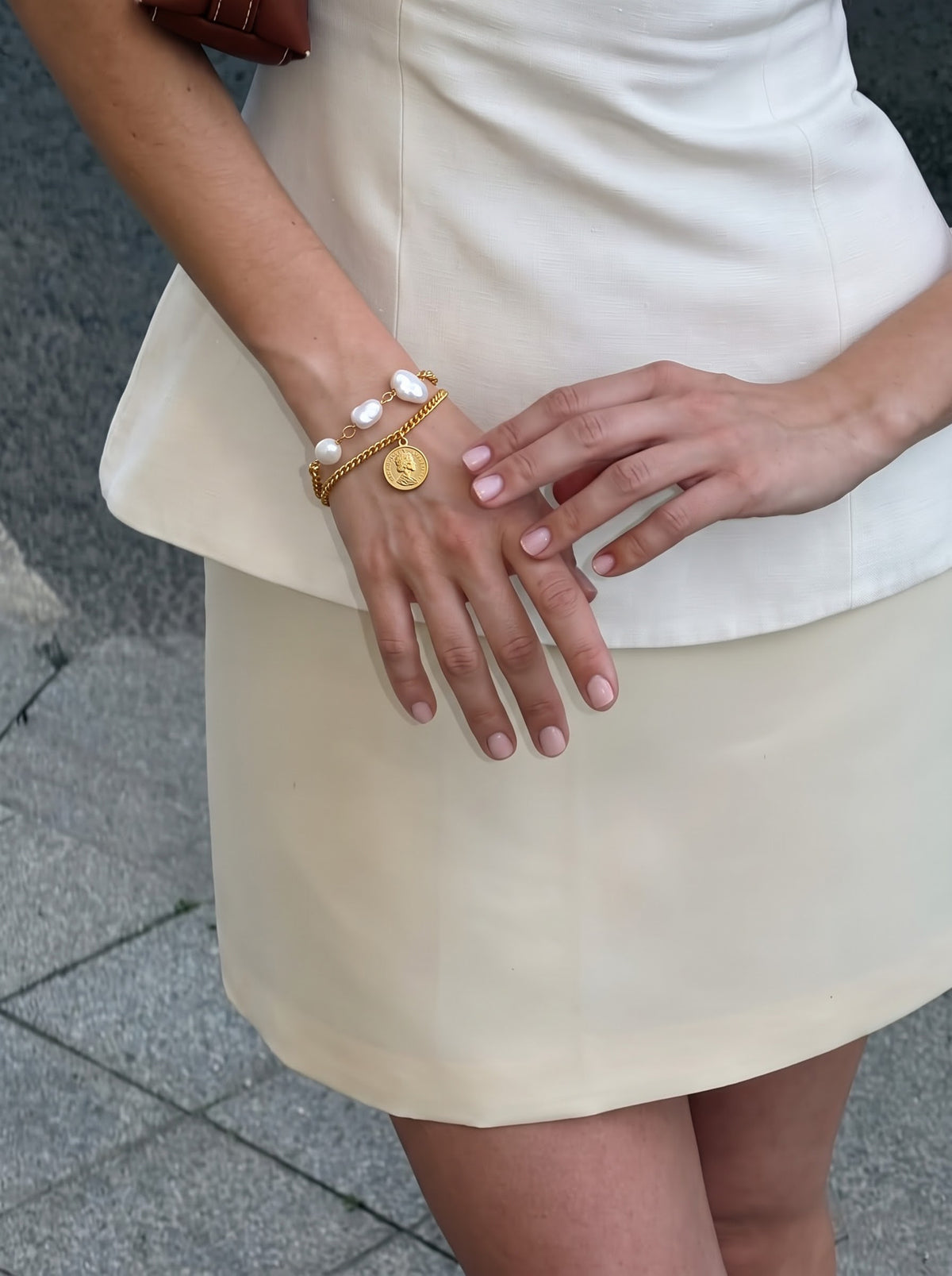 Kinna Pearl Layered Charm Toggle Clasp 18K Gold Plated Women's Loose Chain Bracelet