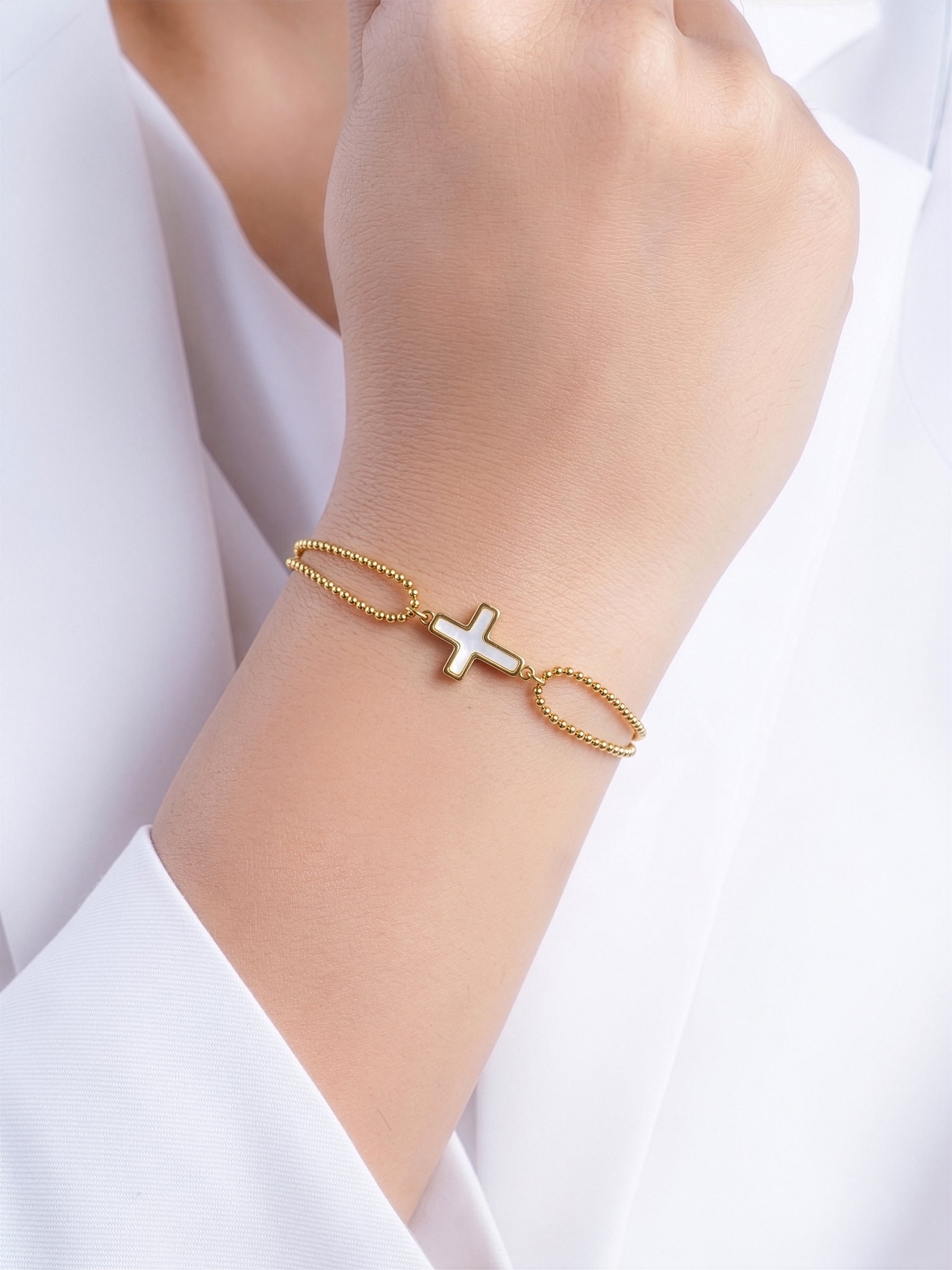 Monira Cross 18K Gold Plated Chain Bracelet - Swashaa
