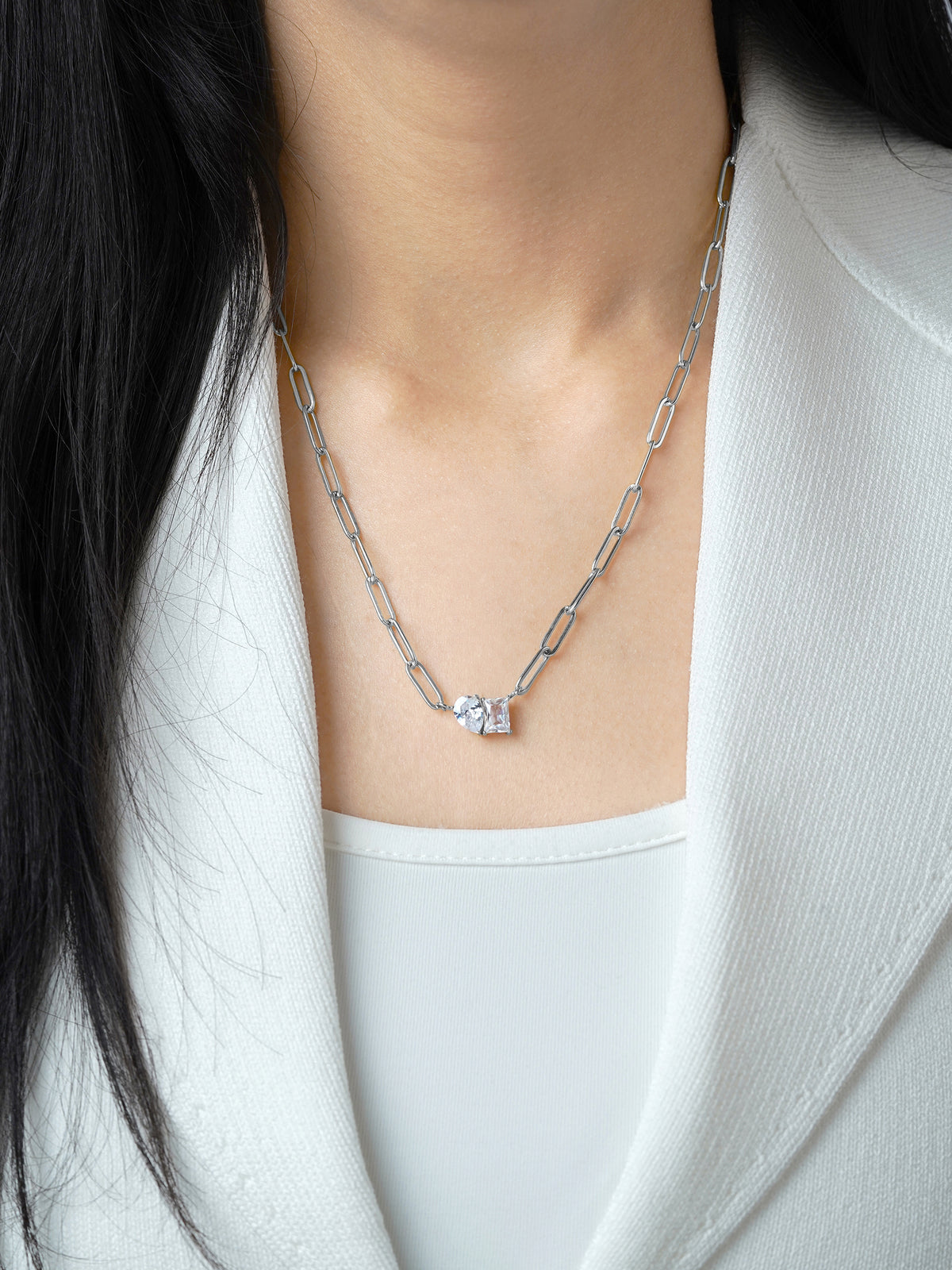 Naila Solitaire Silver Necklace