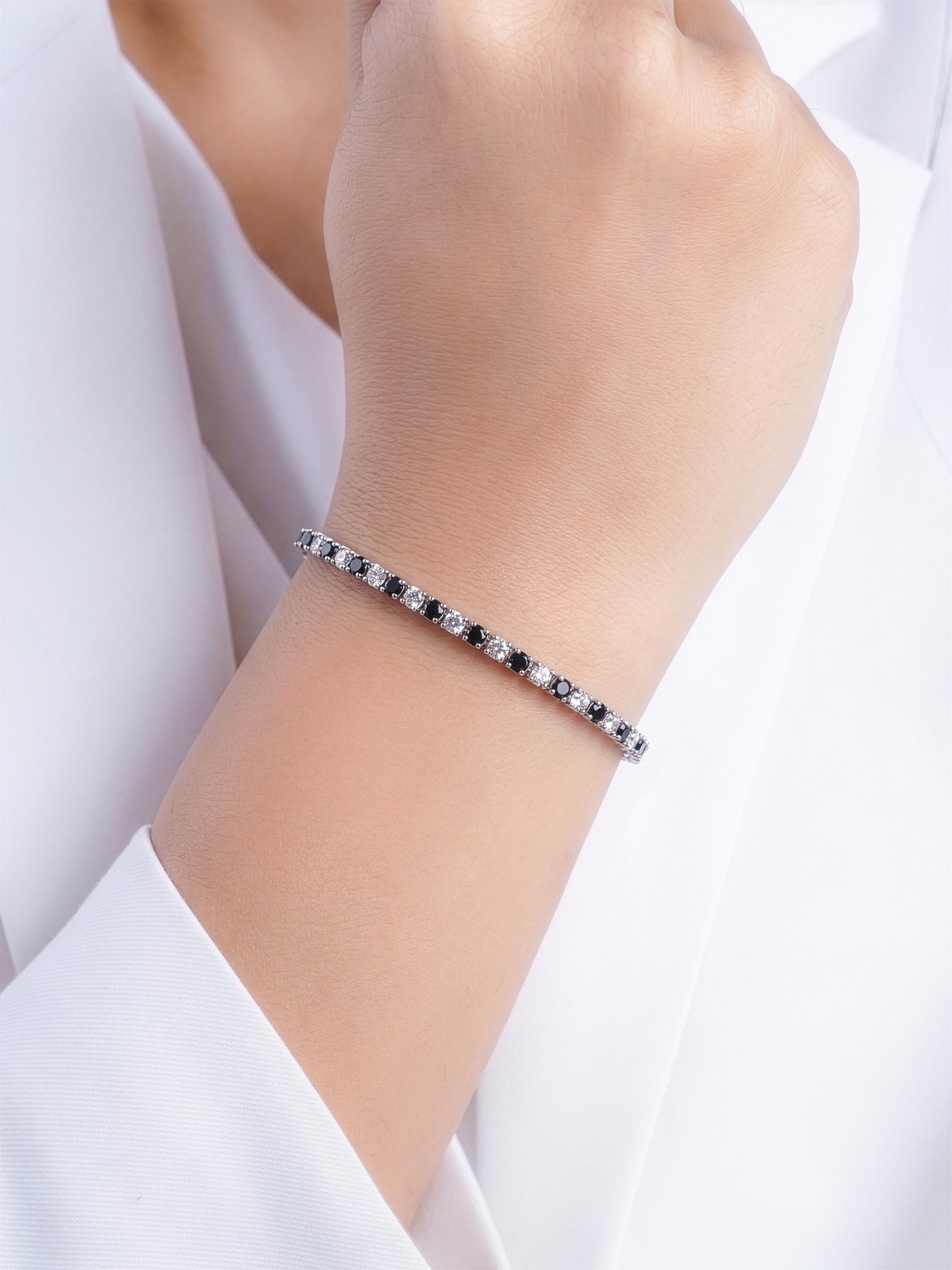 Navera Black Silver Diamond Women's Tennis Loose Bracelet