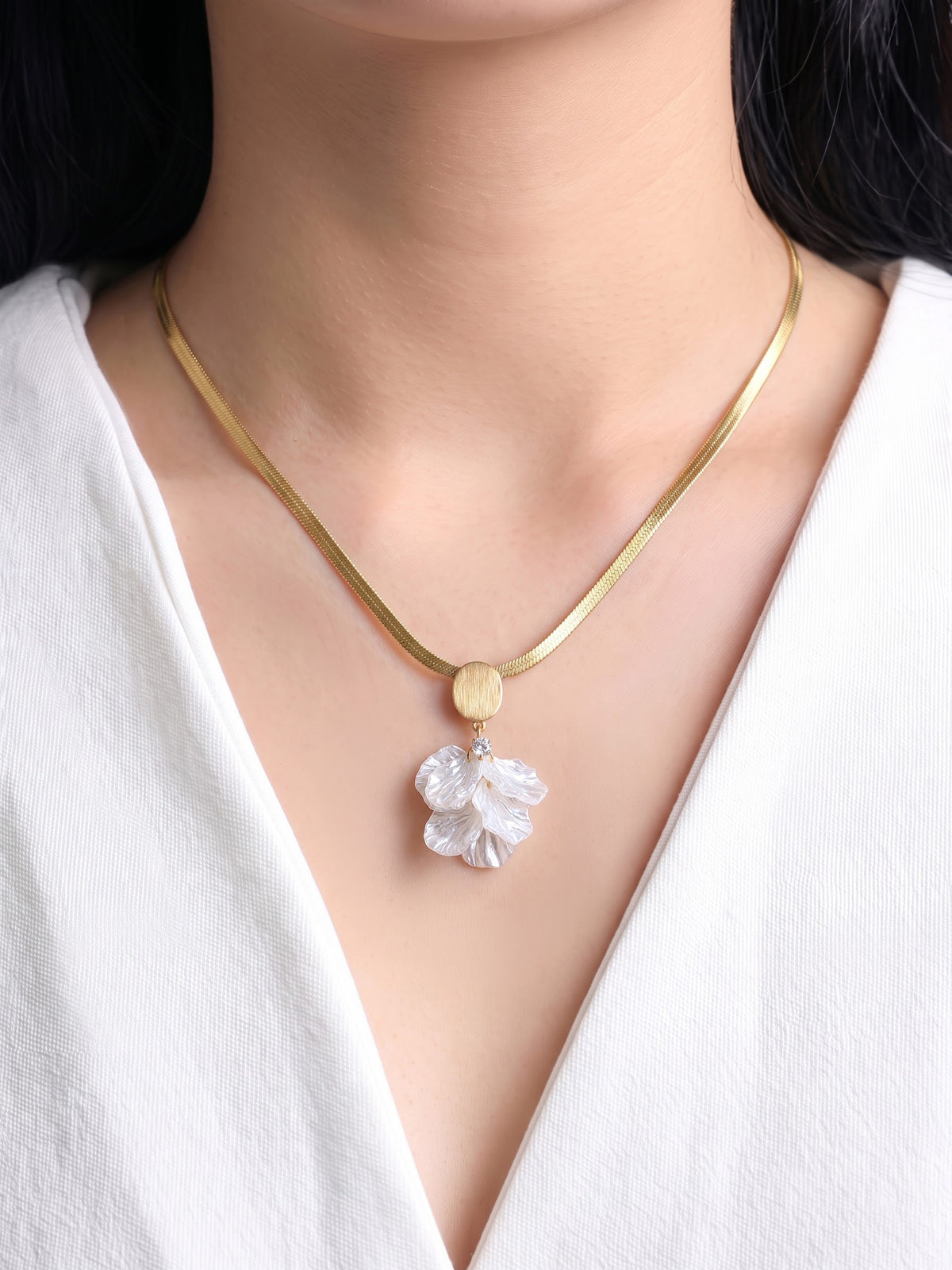 Rachel Shell Solitaire 18K Gold Plated Women's Chain Pendant Necklace