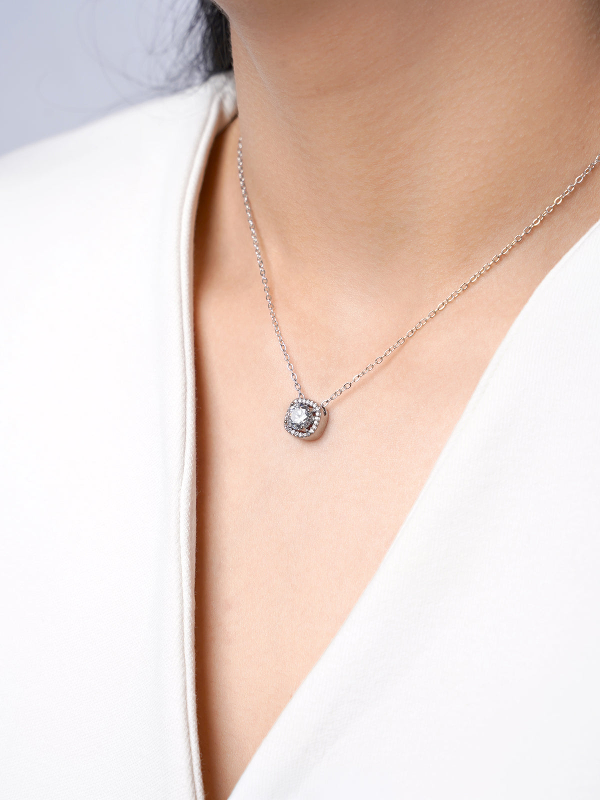 Reine Solitaire Diamond Silver Necklace