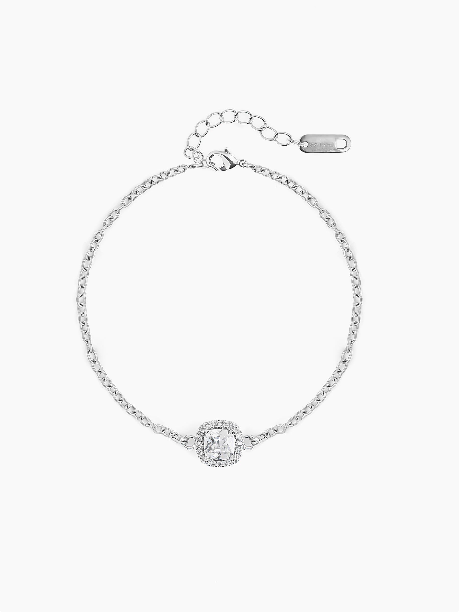 Riva Solitaire Halo Diamond Rakhi