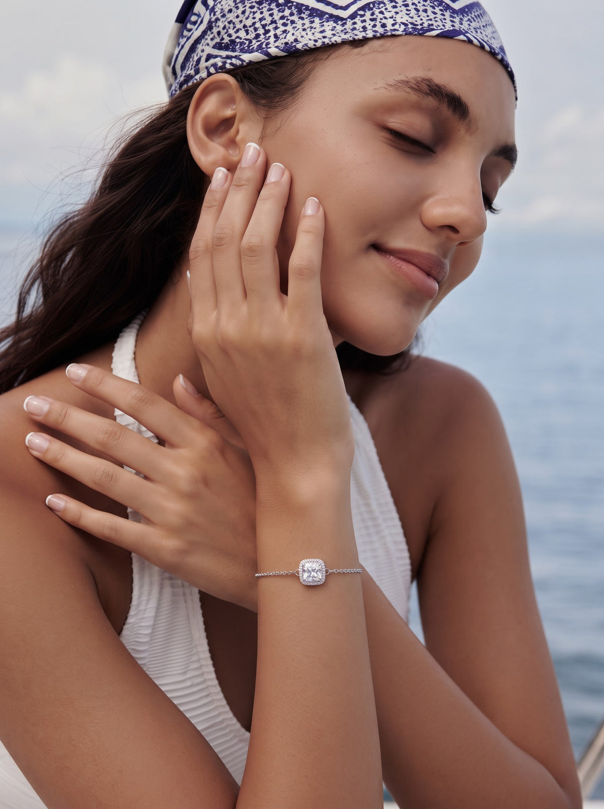 Riva Solitaire Halo Diamond Bracelet
