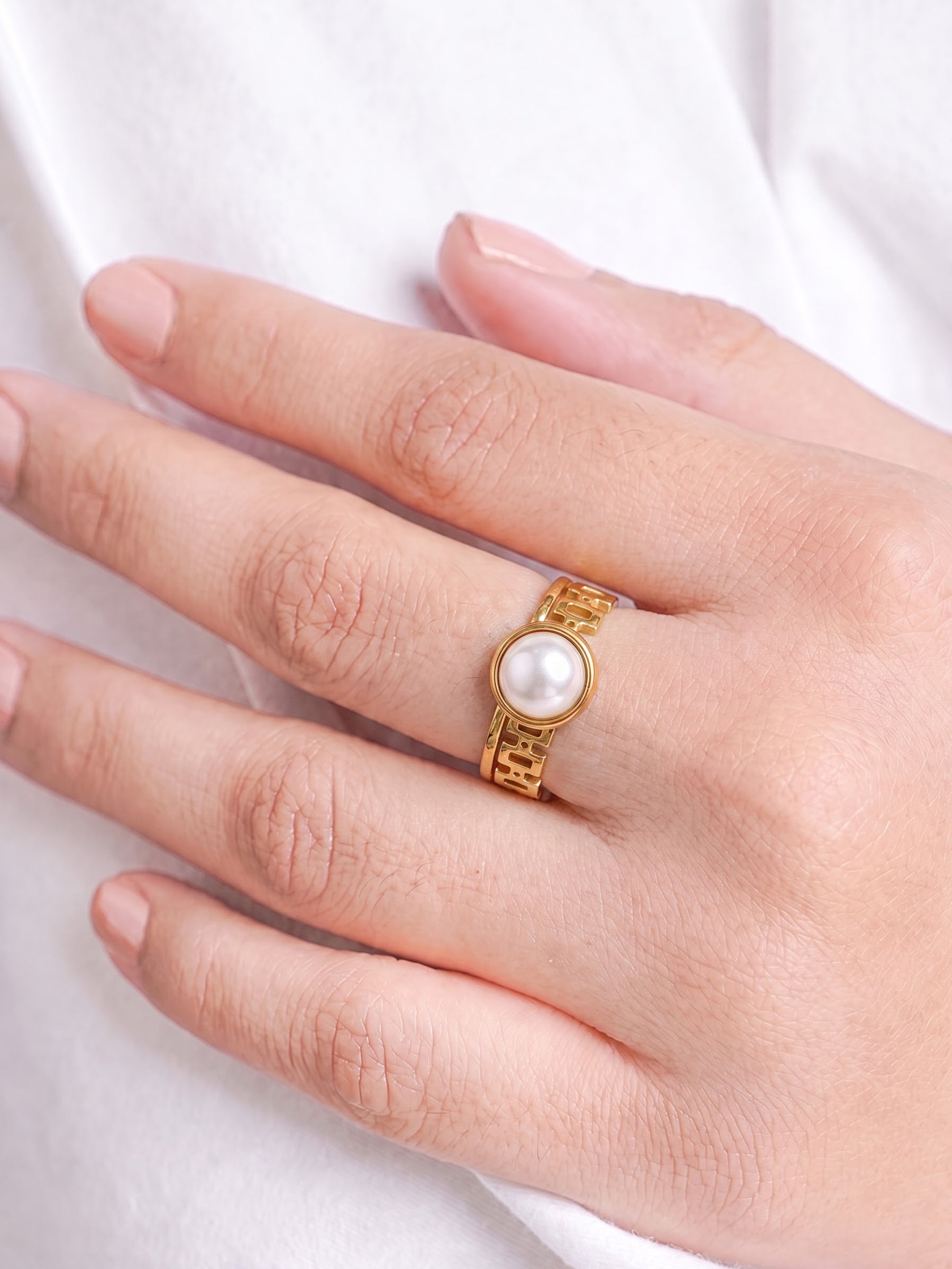 Valentina Pearl White - 18K Gold Plated Women's Ring