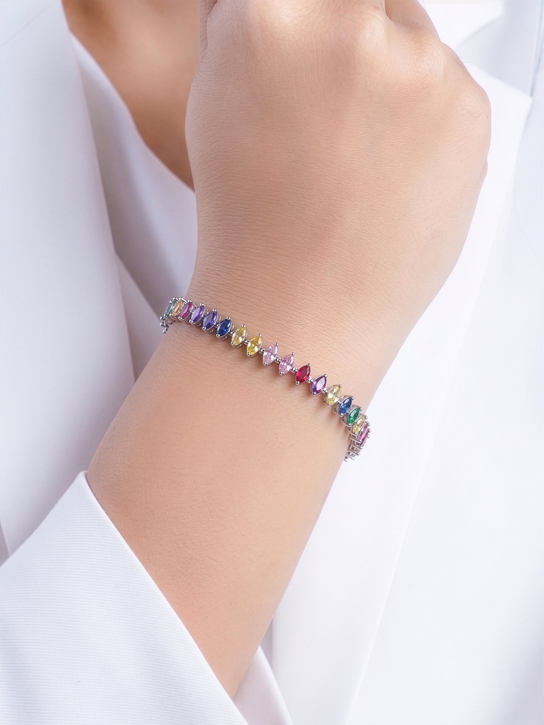 Veyra Diamond Tennis Women's Bracelet - Swashaa