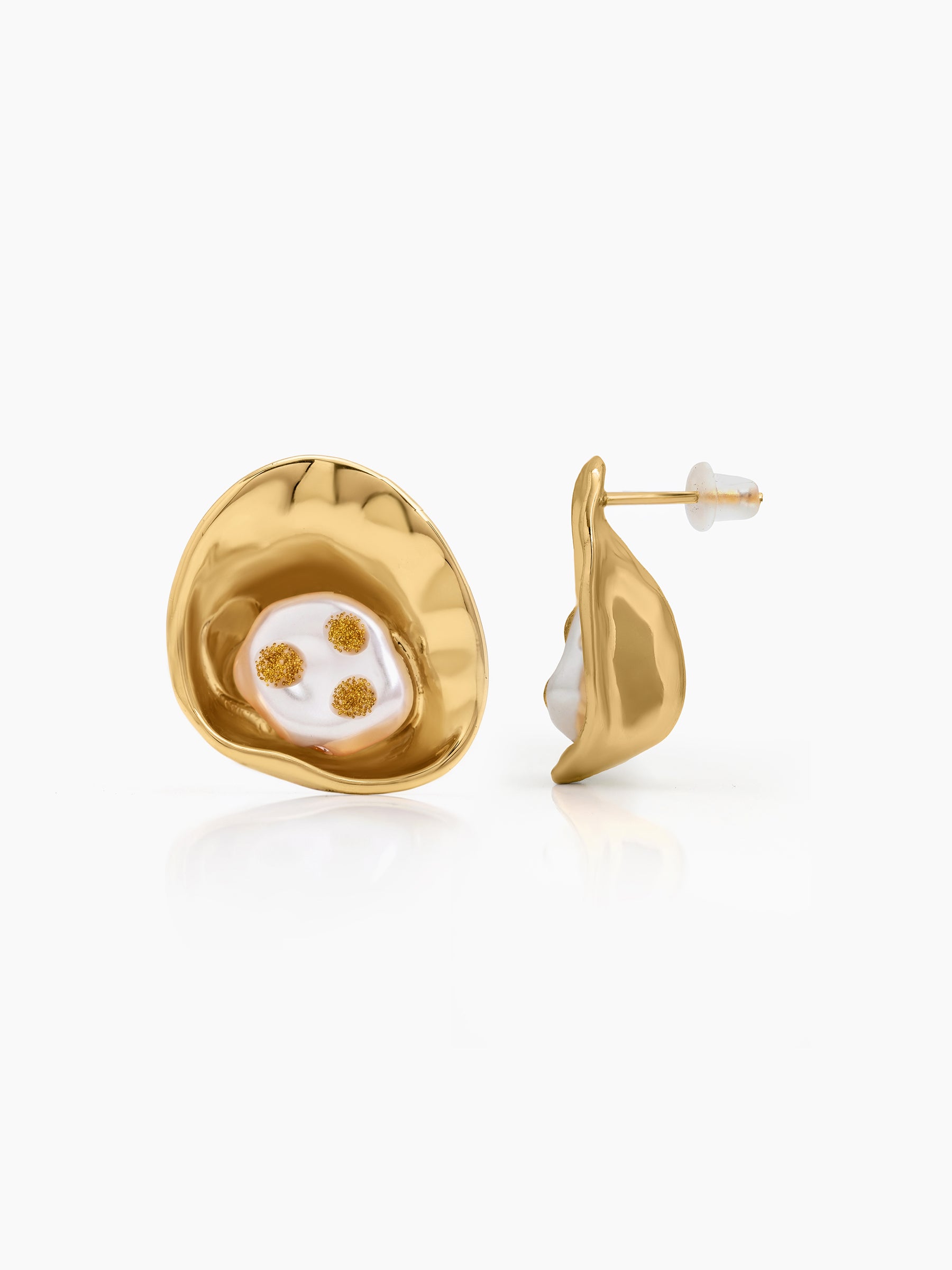Yarevia Oval Pearl Shell 18K Gold Plated Women's Stud Earrings