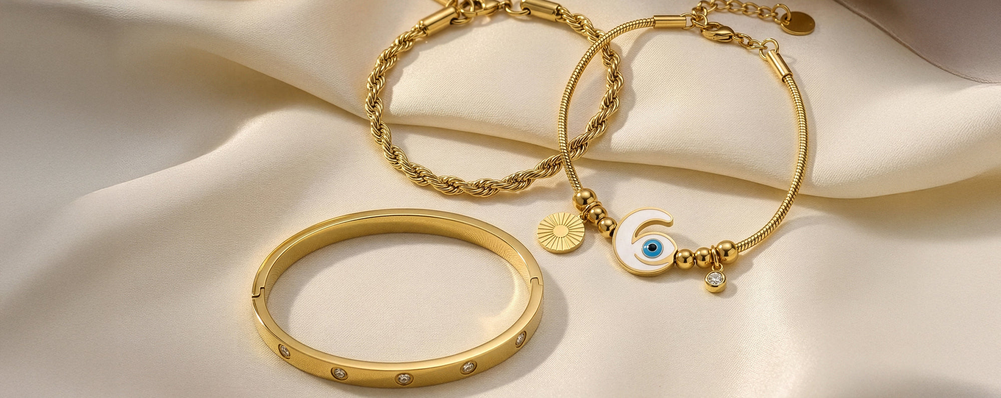 Buy trending bracelets for women online with latest designs from Swashaa