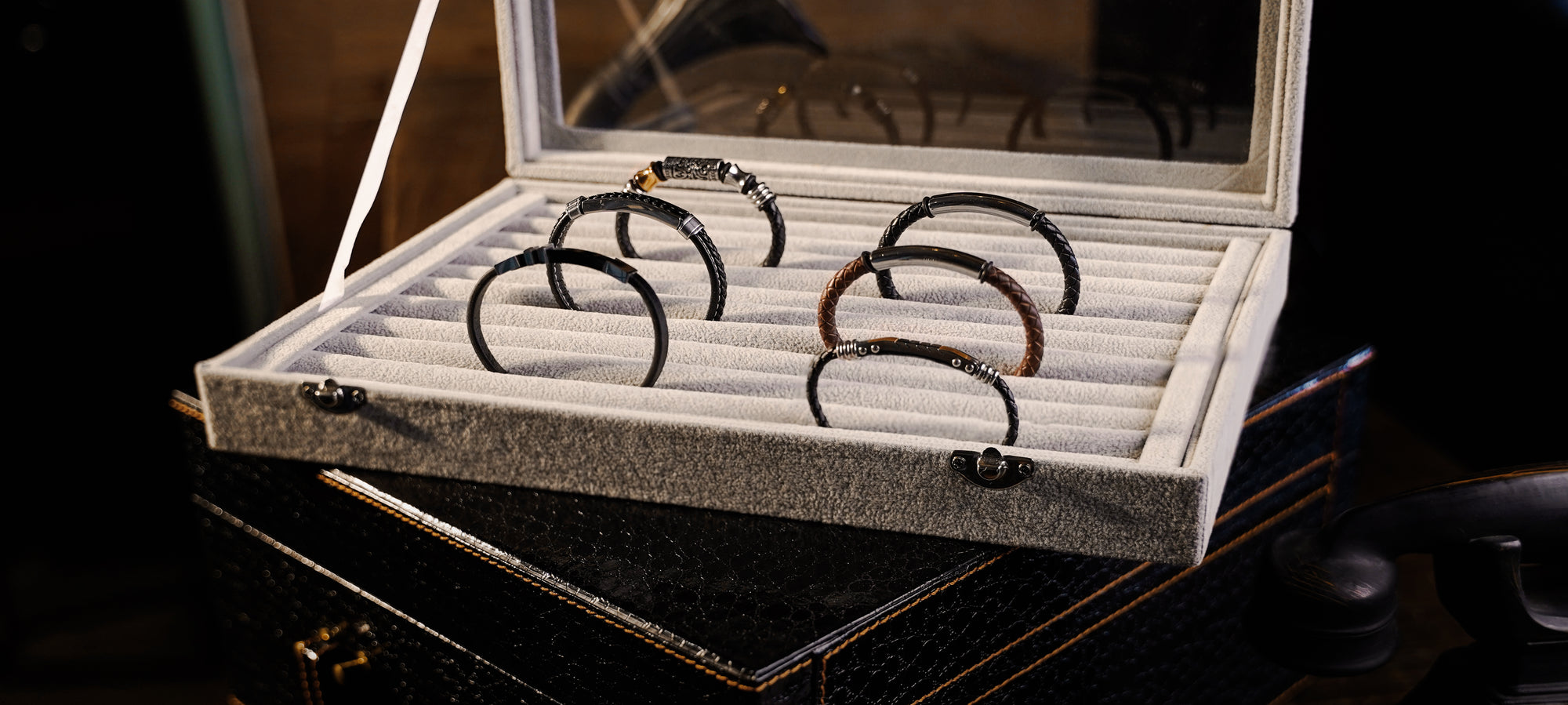 MUSCULINE RUGGED LEATHER BRACELETS FOR HIM