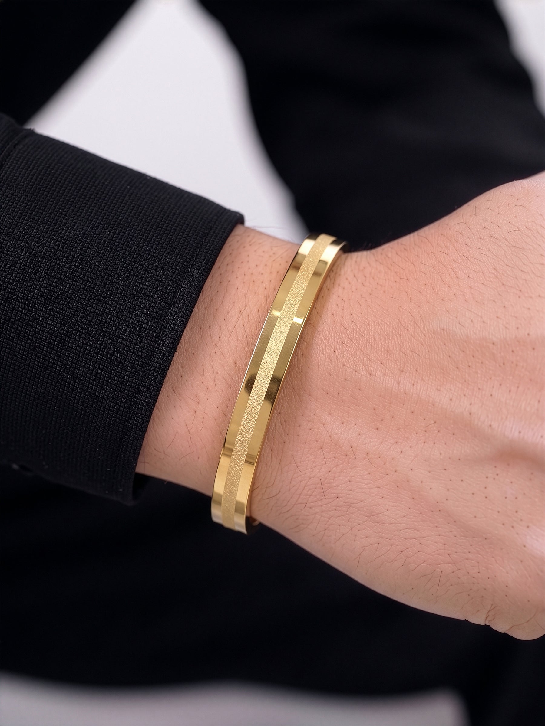 Aarit line Texture 18K Gold Plated Men's Solid Band Bracelet  