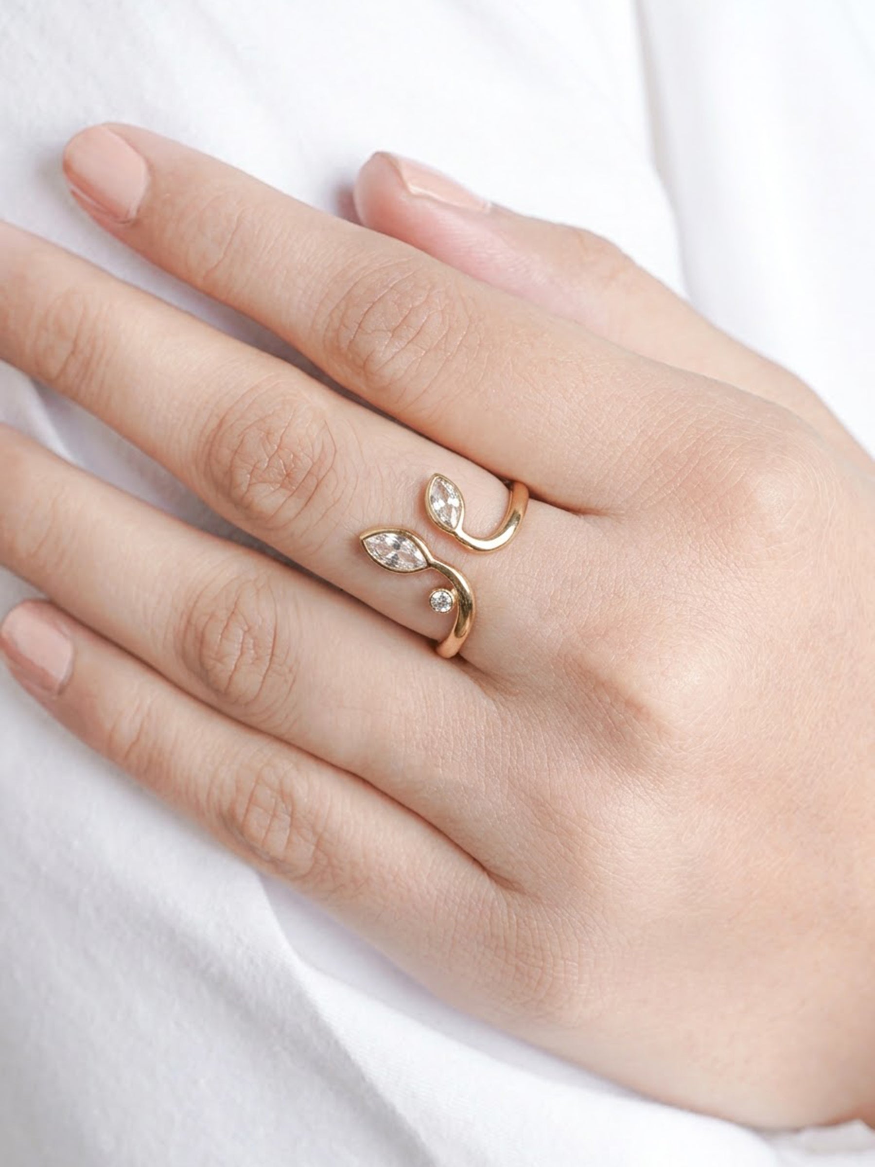Amelora Solitaire Diamond 18K Gold Plated Women's Ring