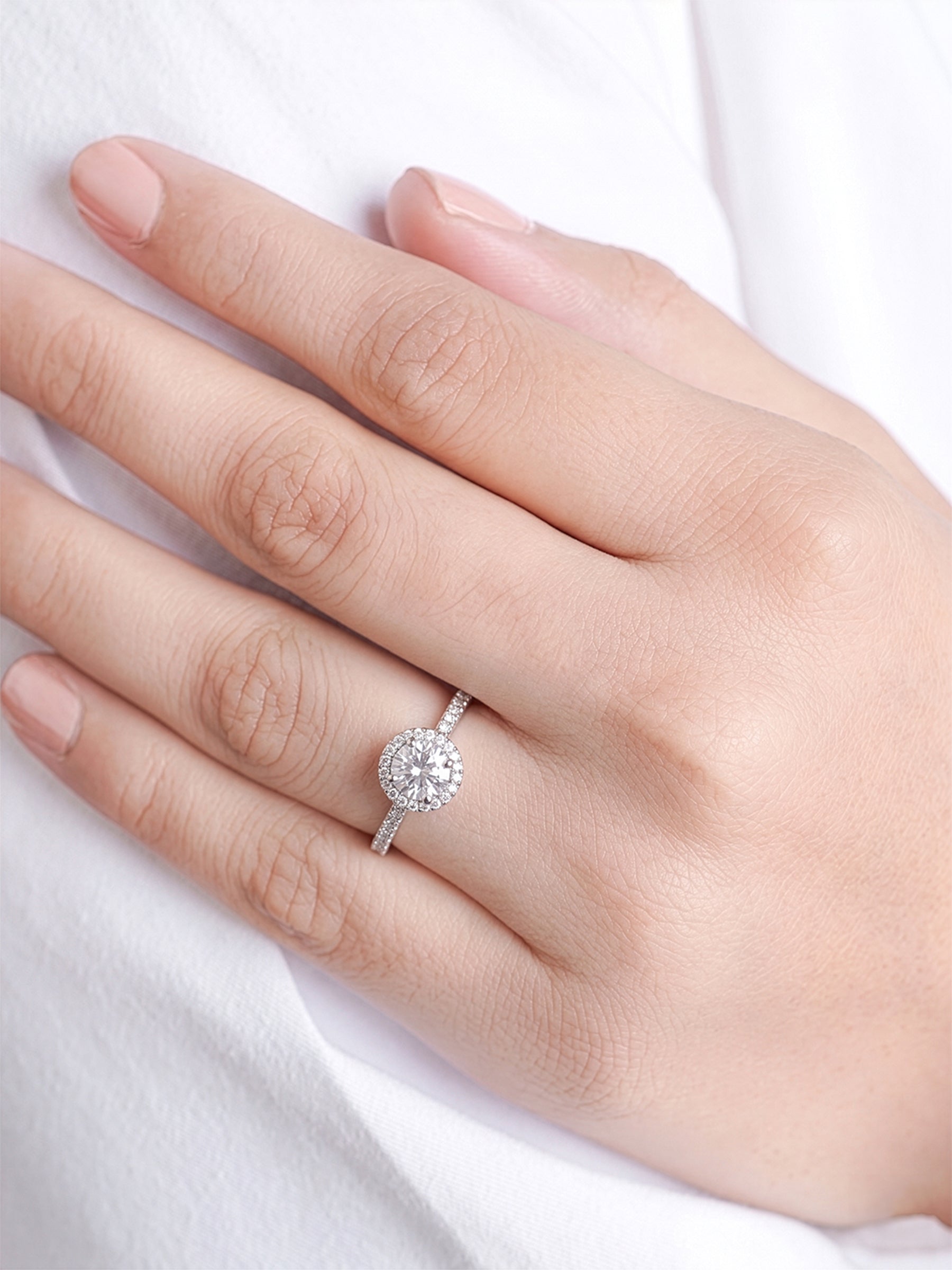 Aviora Slim Band Crystal Silver Diamond Solitaire Women's Ring