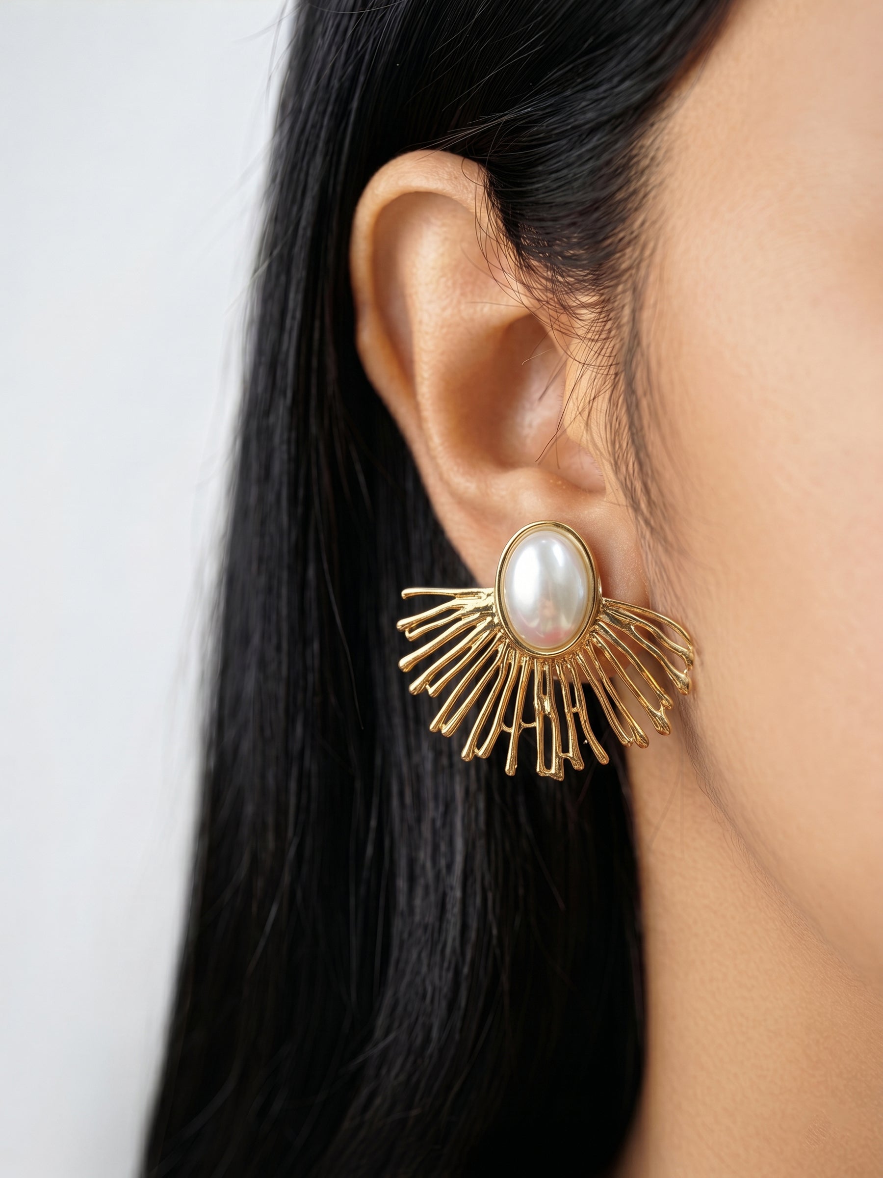Bellora Floral Pearl 18K Gold Plated Women's Stud Earrings