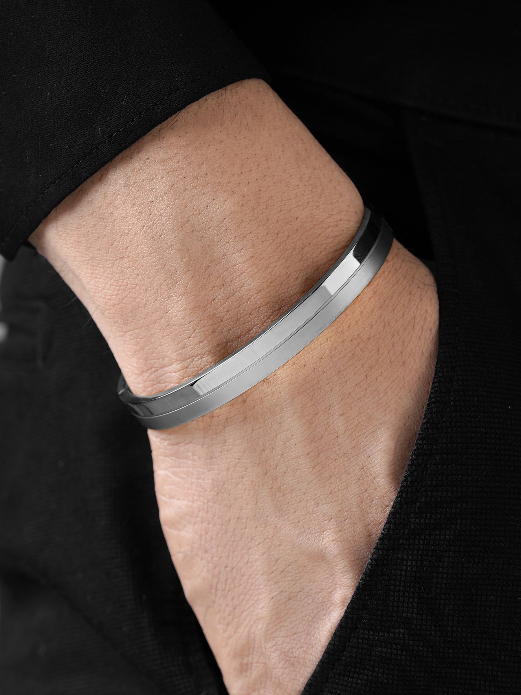 Benjomia Silver Men's Kada - Swashaa