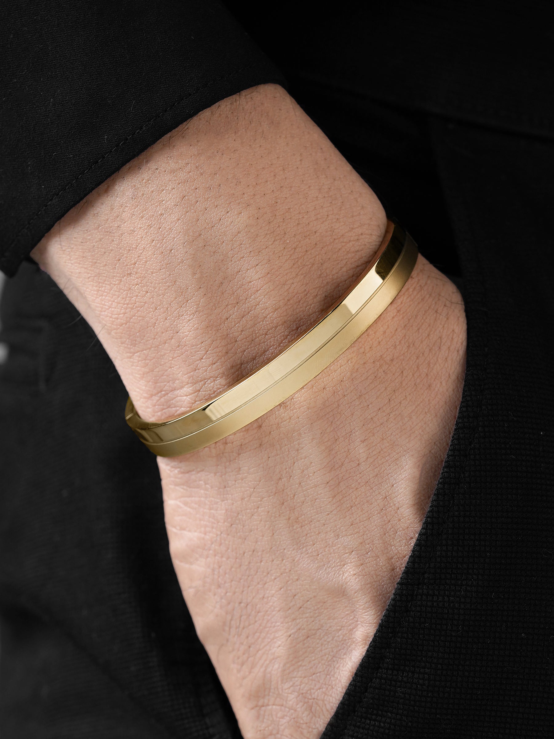 Benjomia 18K Gold Plated Men's Kada - Swashaa