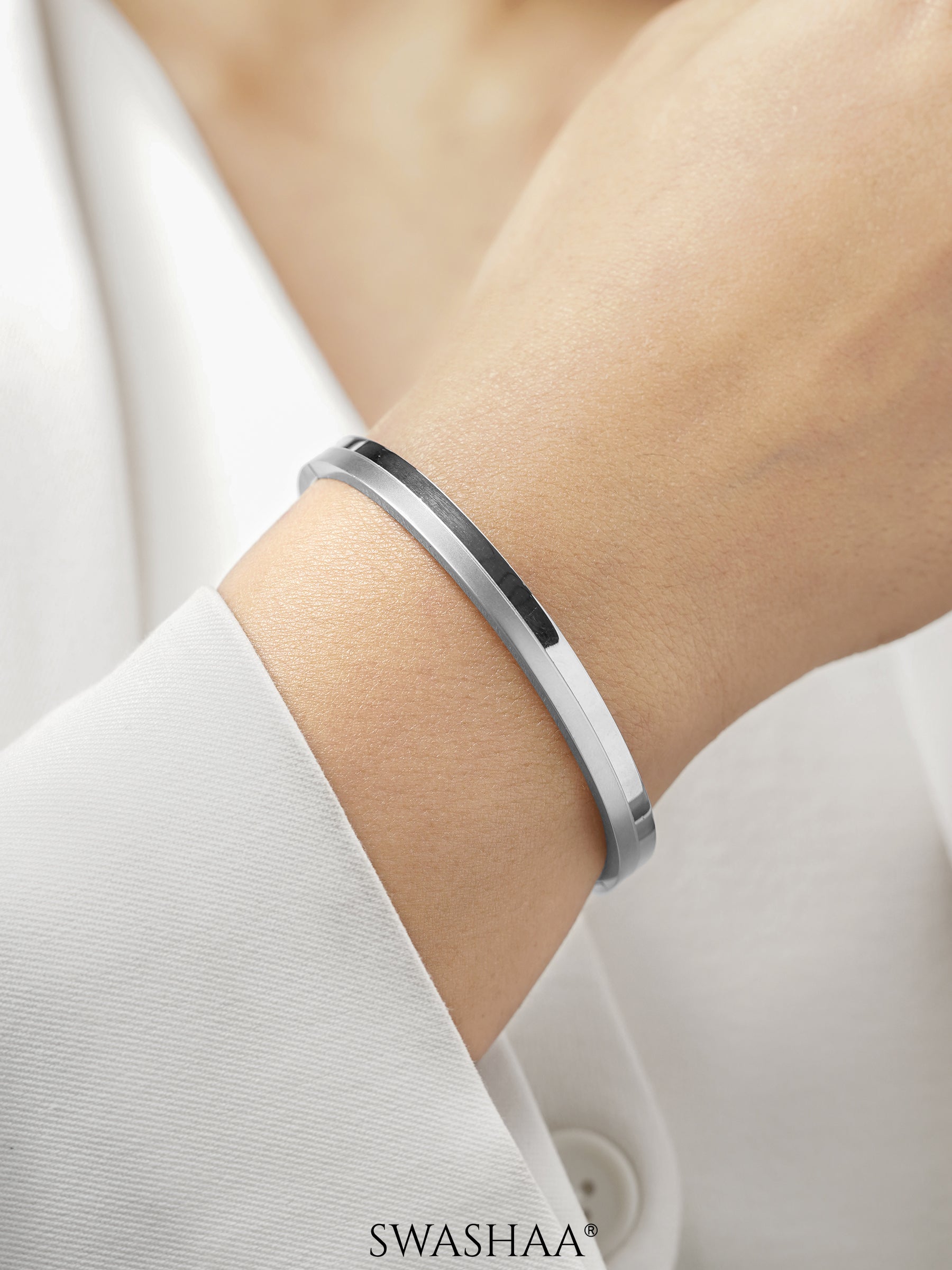 Benjomia Finish Tone Silver Bracelet