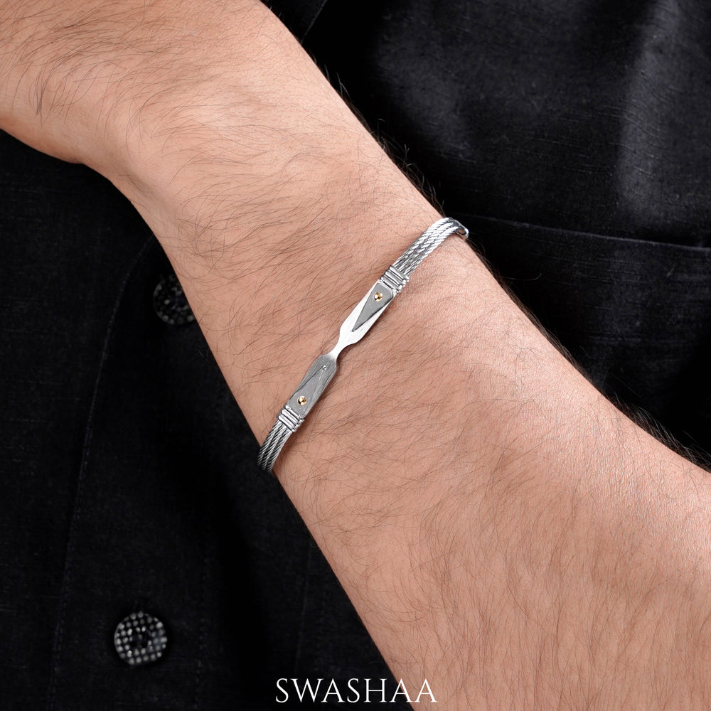 Cadman Wired Men's Bracelet - Swashaa