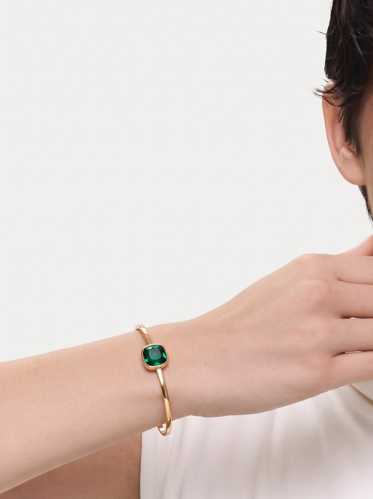 Caesar Emerald  Green Solitaire 18K Gold Plated Women's Solid Band Bracelets