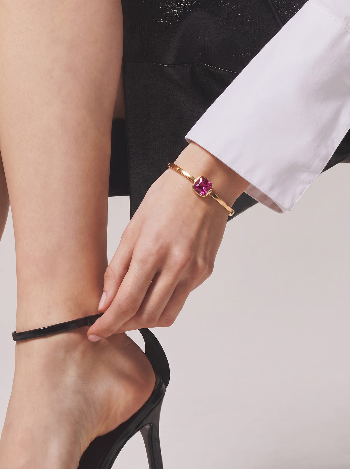 Caesar Pink Solitaire 18K Gold Plated Women's Solid Band Bracelets
