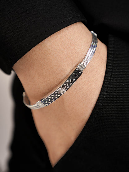 Conan Dotted Black Plate Wired Silver Men's Bracelet