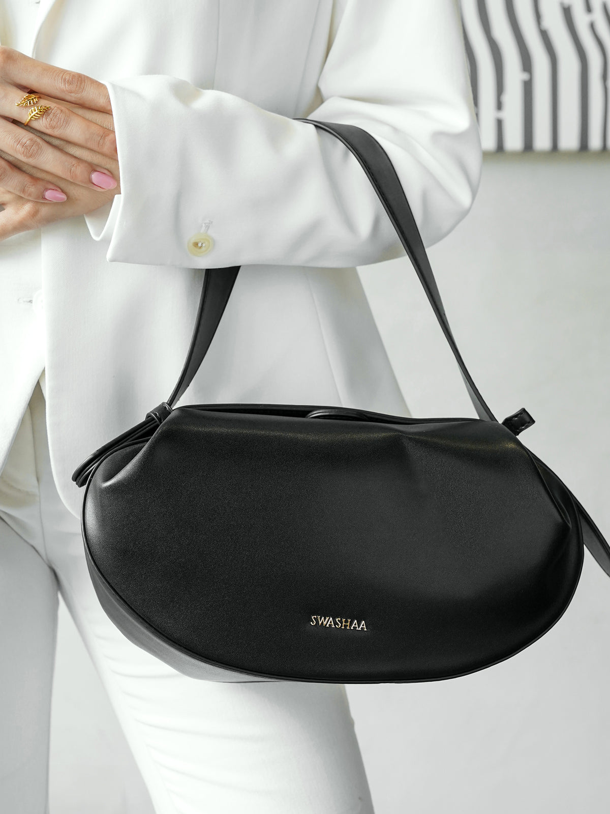 Stella Black Women's Leather Shoulder Bag
