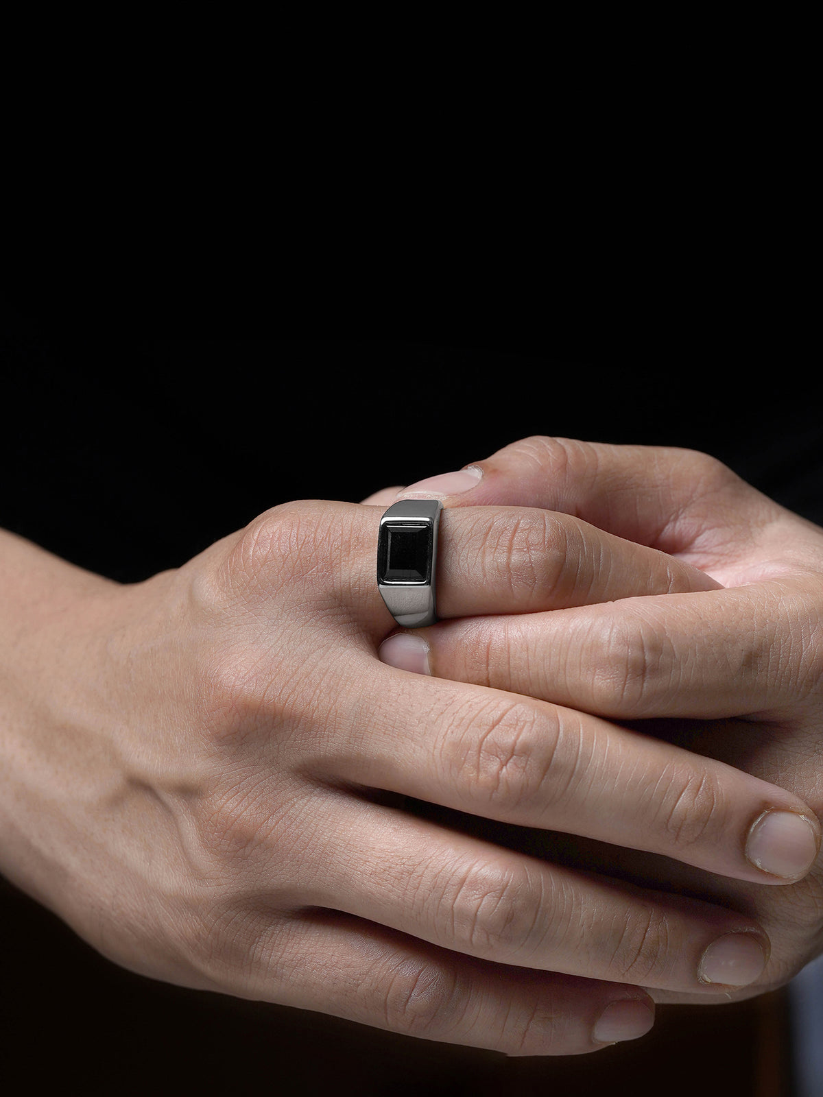 Daro Black Rectangular Stone Silver Signet Band Men's Ring