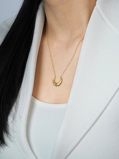 Delfina Crescent Moon Charm 18K Gold Plated Chain Pednant Necklace