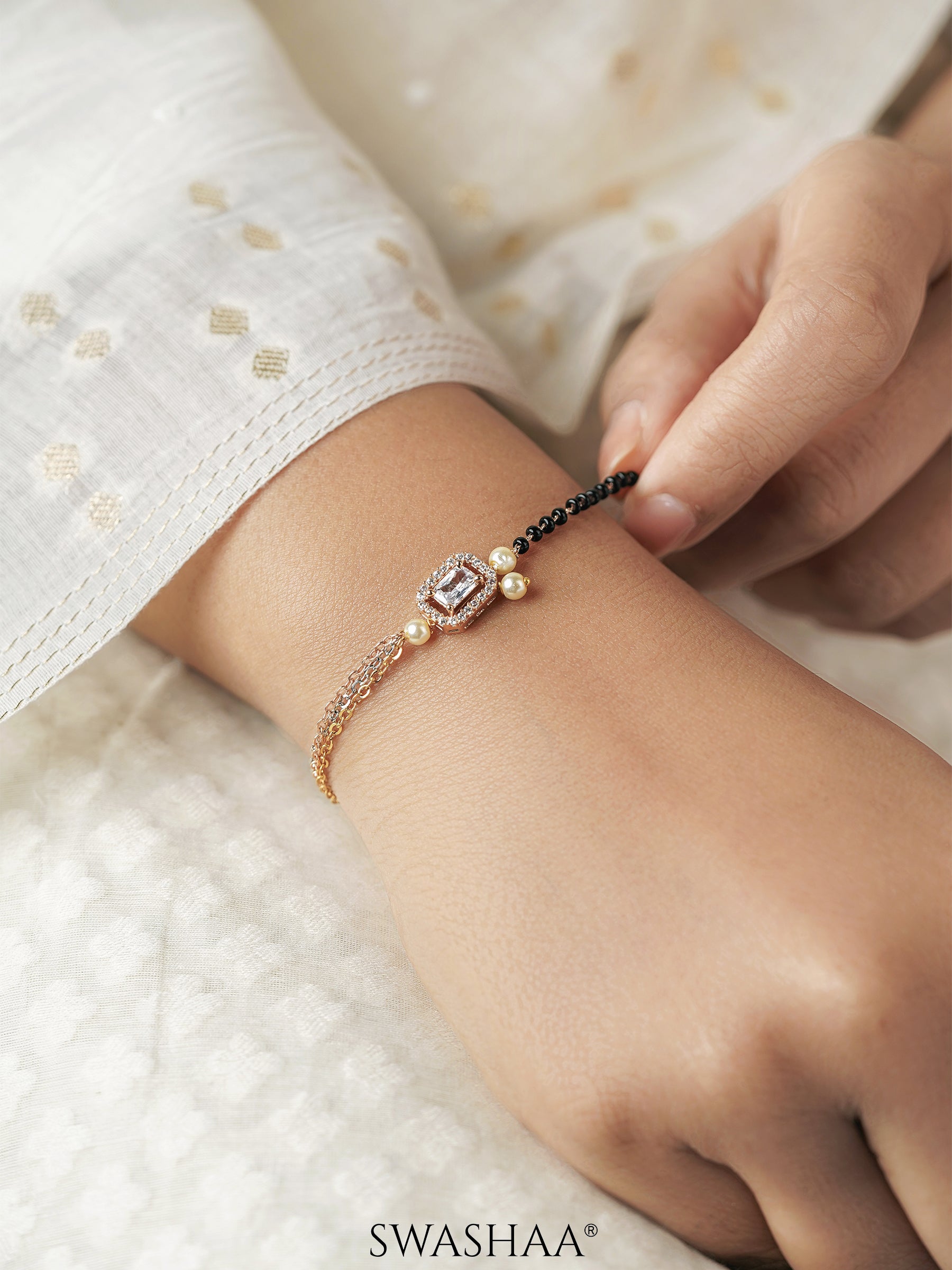 Dharana Diamond Two tone Solitaire Pearl Black Beads Rosegold Plated Mangalsutra Bracelet