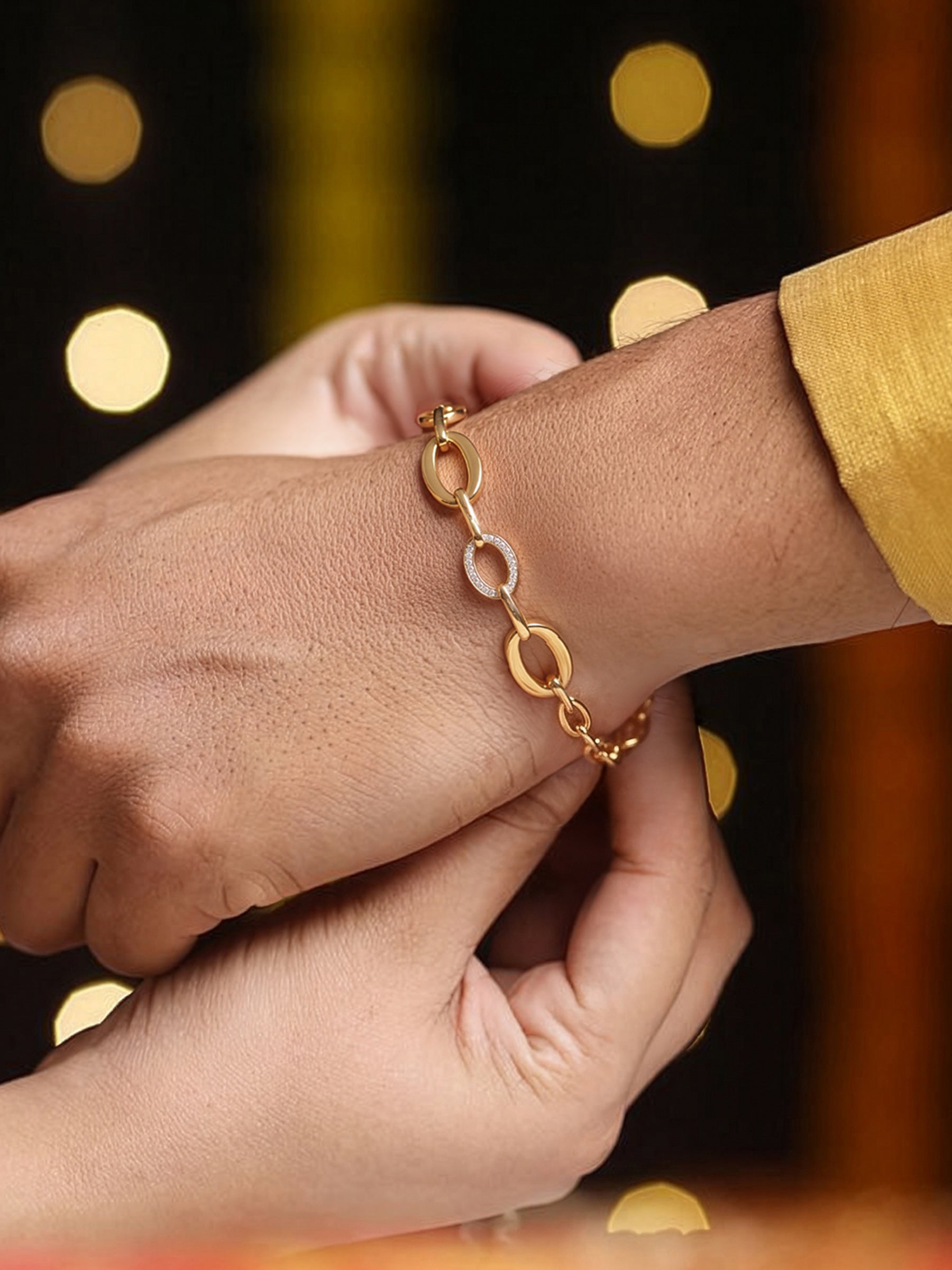 Ishvik Diamond Bond Link Chain 18K Gold Plated Rakhi