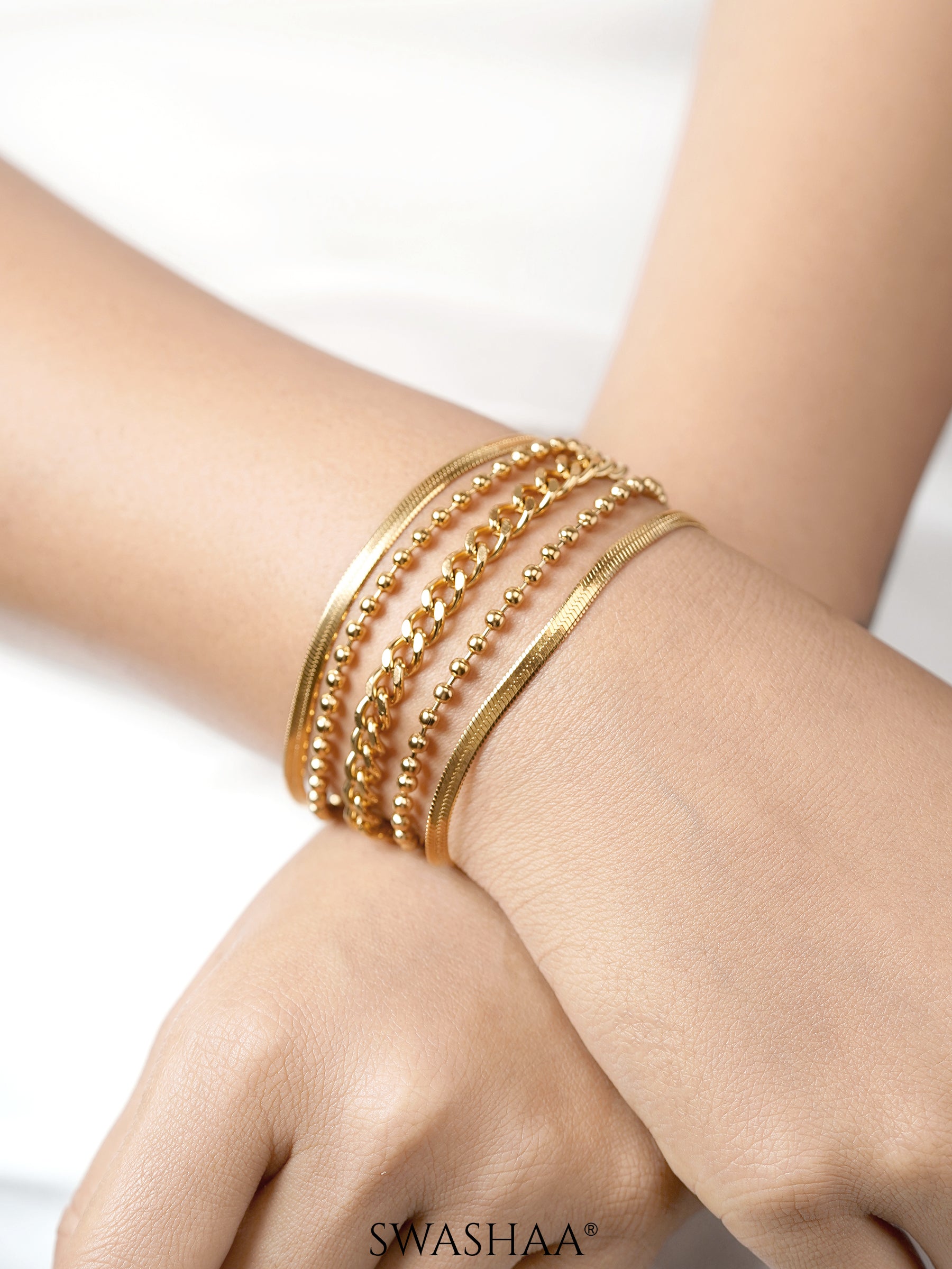 Janet Layered 18K Gold Plated Loose Snake Connel Chain Bracelet