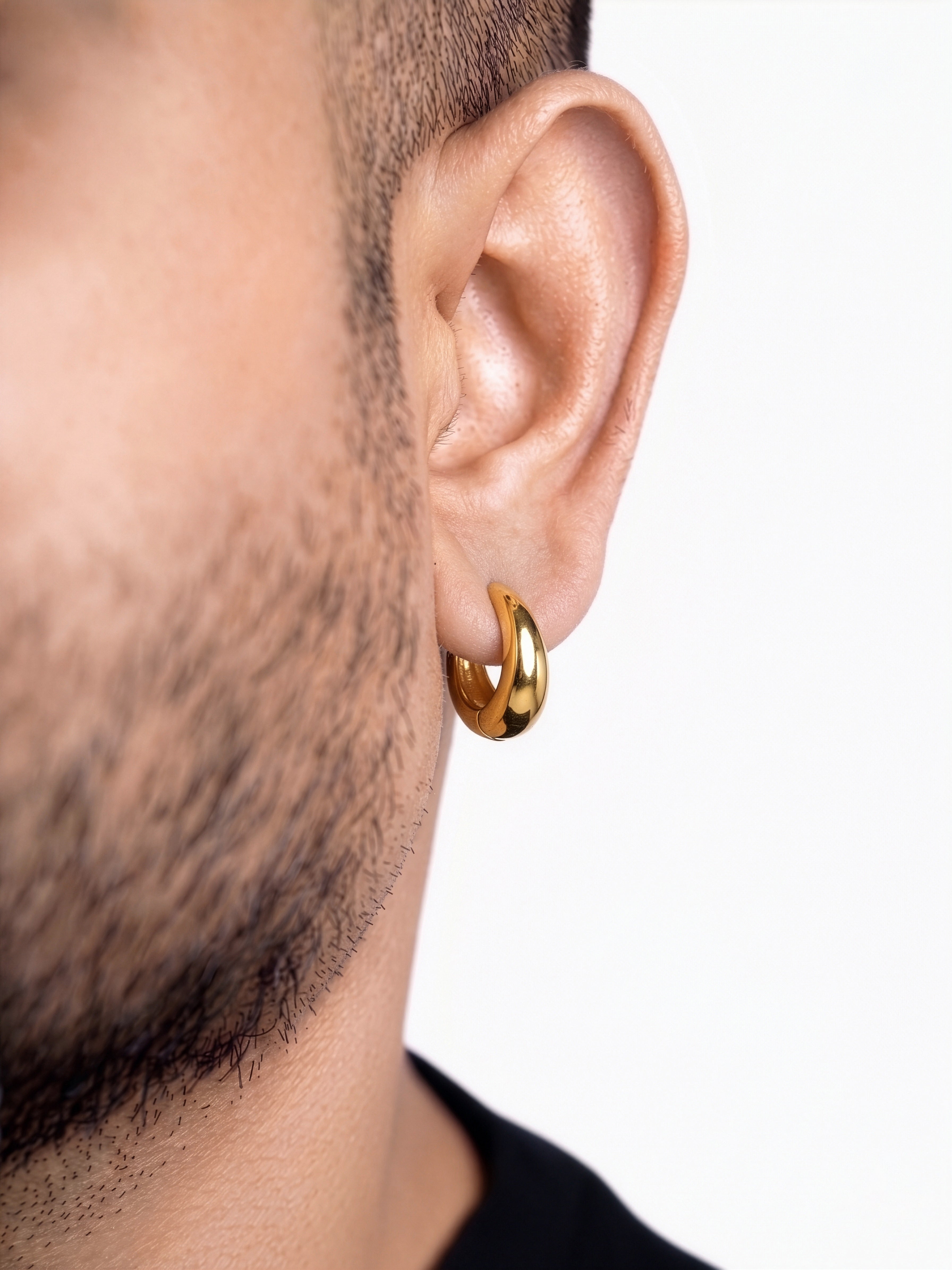 Kaizo Chunky Shiny 18K Gold Plated Men's Round Hoop Earrings