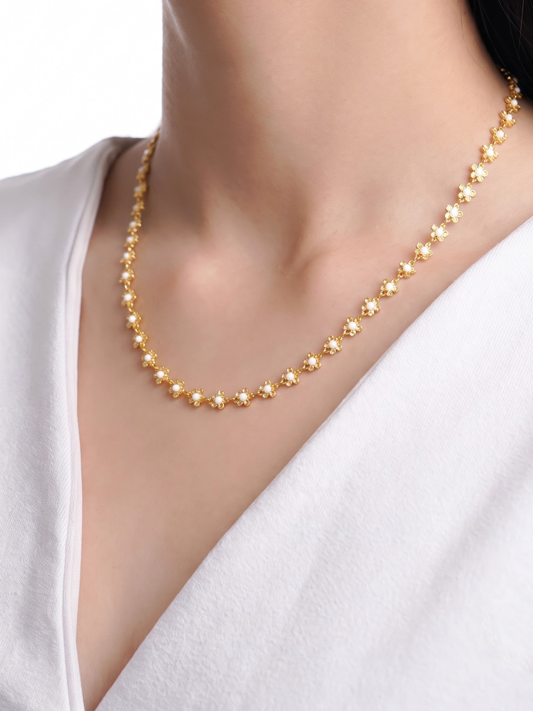 Madona Daisy Flower White 14K Gold Plated Necklace