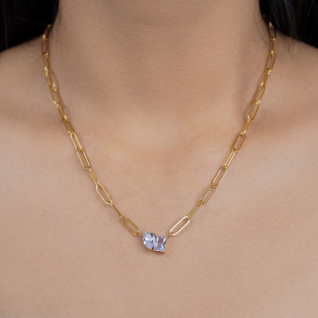 Naila Solitaire Necklace