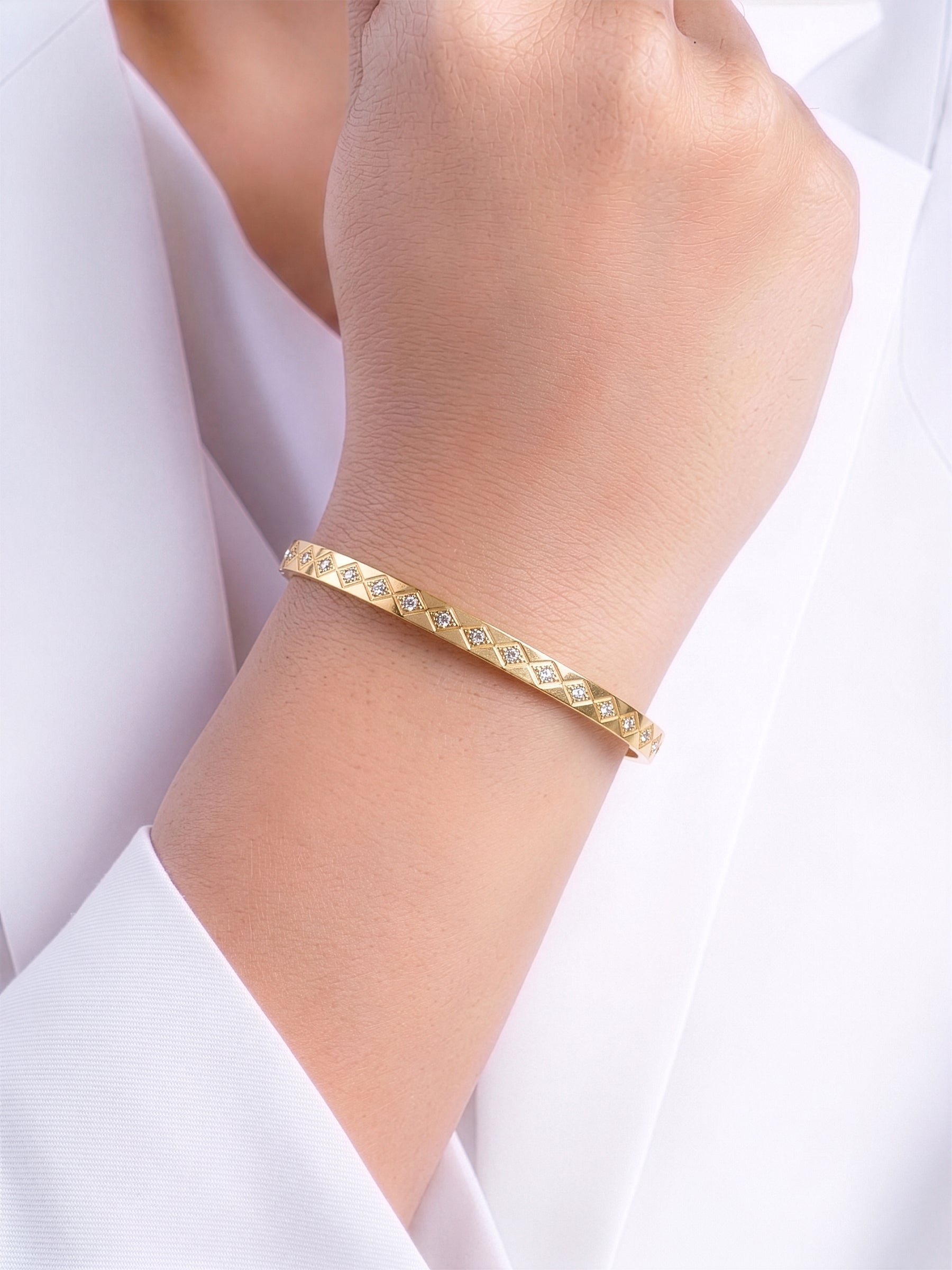 Loriva Geometric Diamond 18K Gold Plated Band Bangle Women's Solid Bracelet