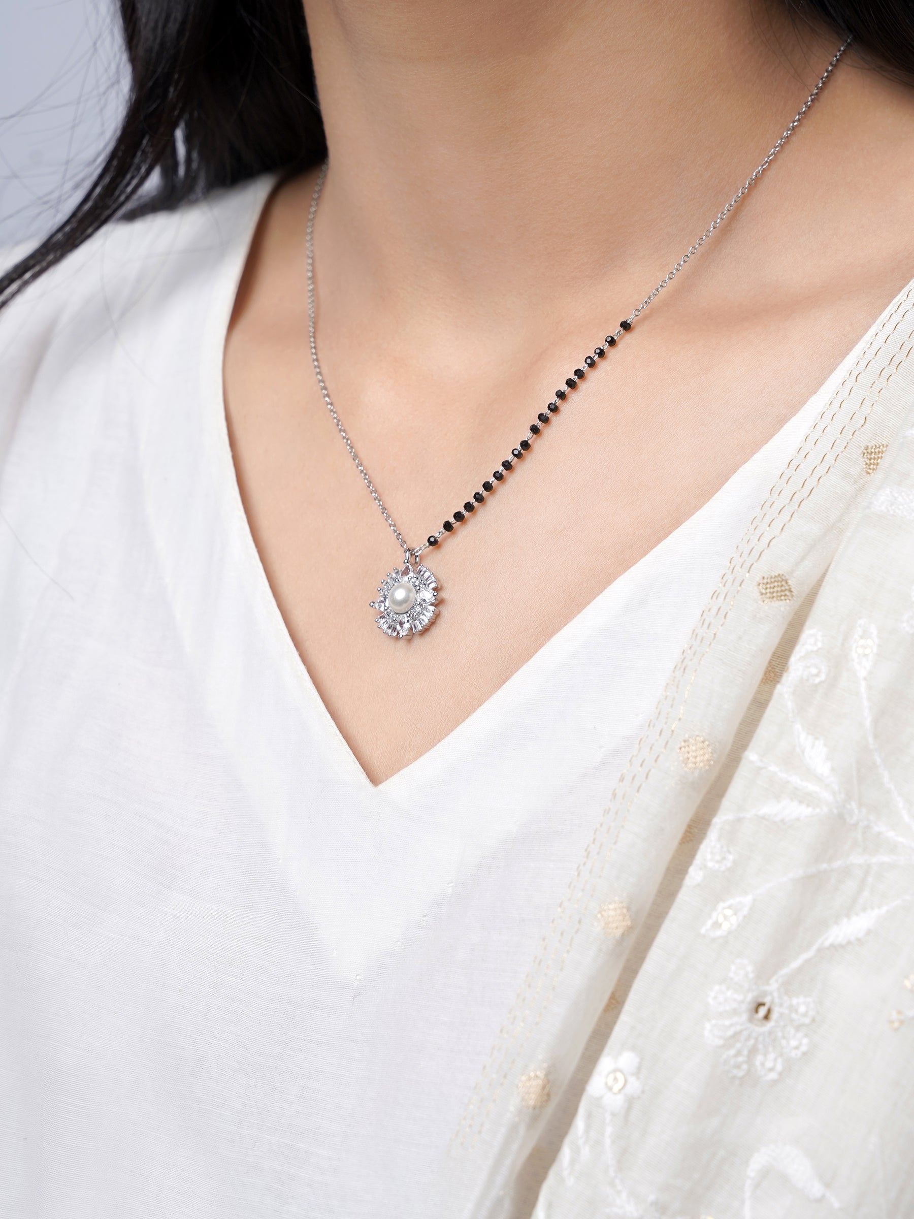 Riddhi Flower Pearl Diamond Pendant Silver Mangalsutra