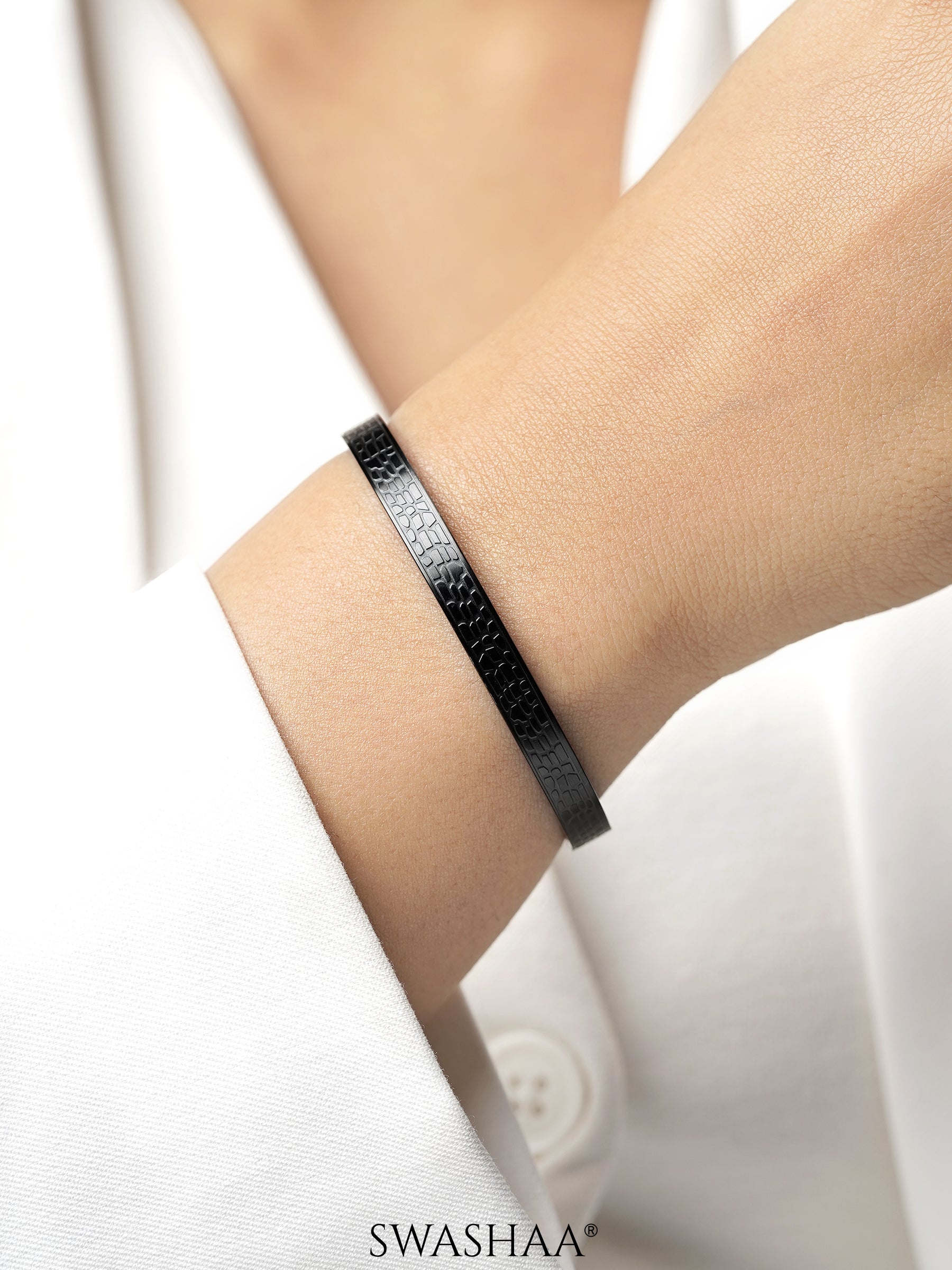 Roberto Brick Style Texture Black Band Bracelet