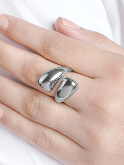 Siona Fluid Bold Curve Silver Ring