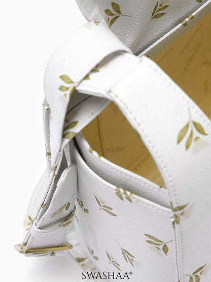 Snow White Petals Women's Leather Shoulder Bag