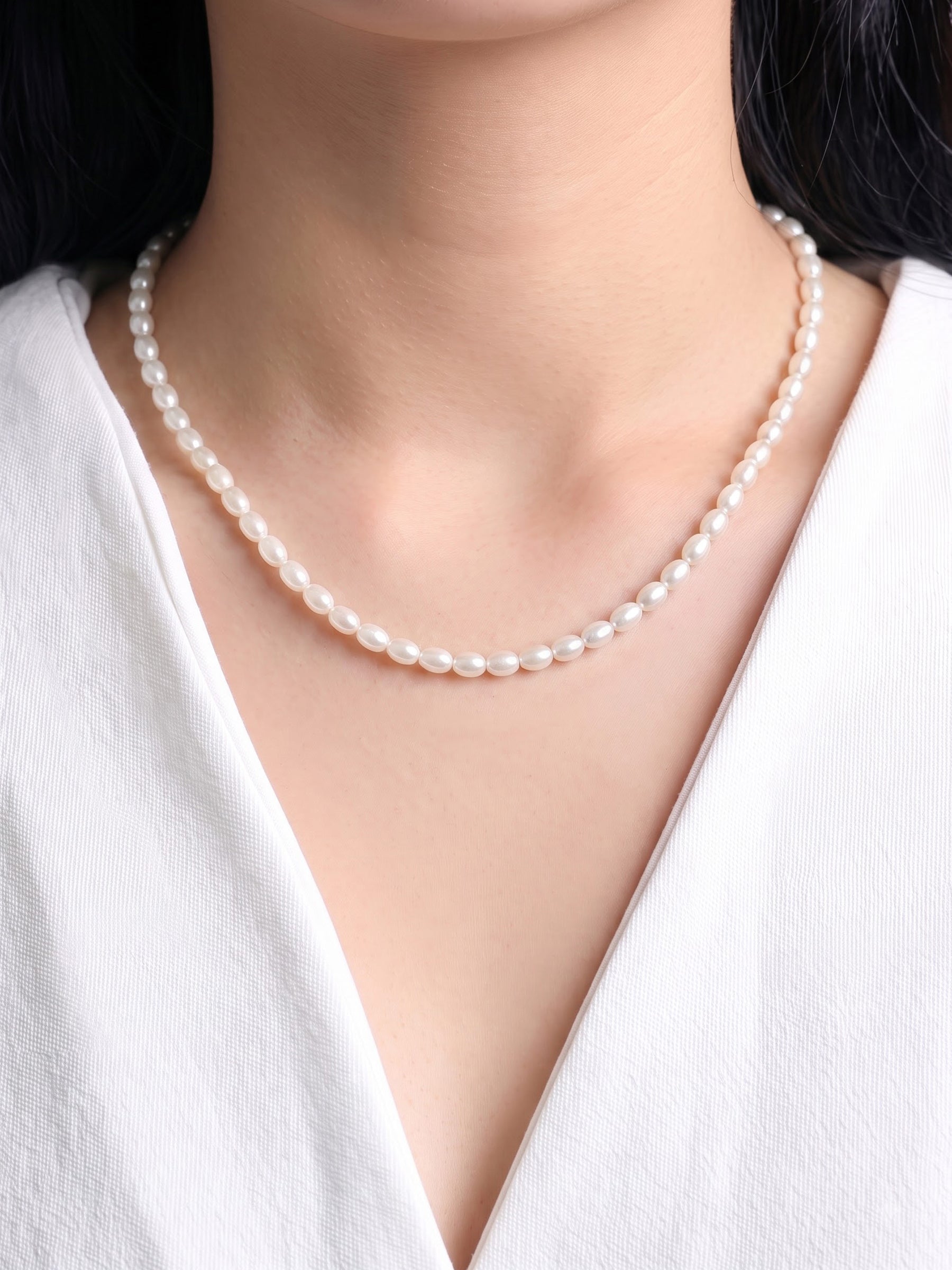 Soren White Oval Pearl Women's Chain