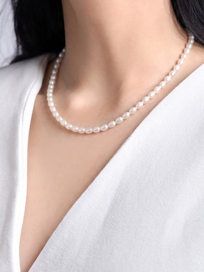 Soren White Oval Pearl Women's Chain