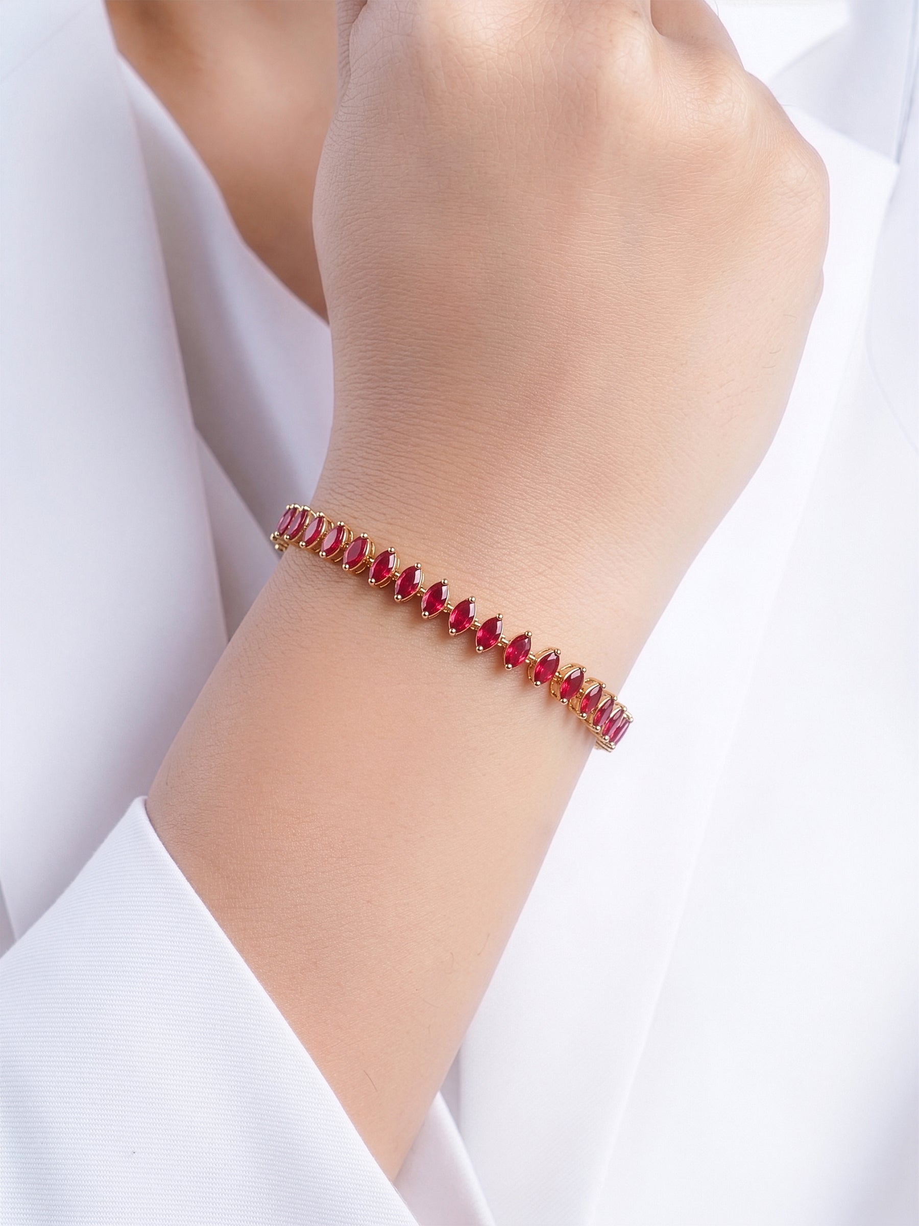 Veyra Red 18K Gold Plated Diamond Women's Tennis Loose Bracelet