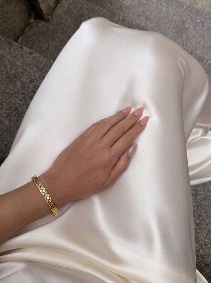 Yanira Cross Grid Pattern 18K Gold Plated Women's Solid Band Bracelet