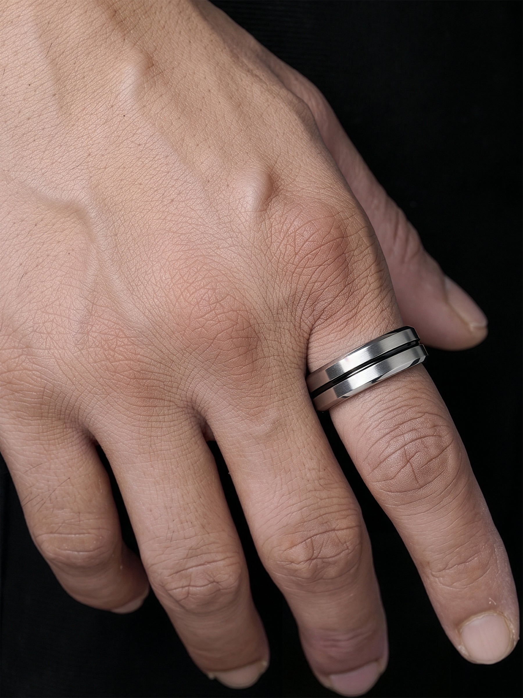 Zayvorn Line Silver Men's Ring - Swashaa