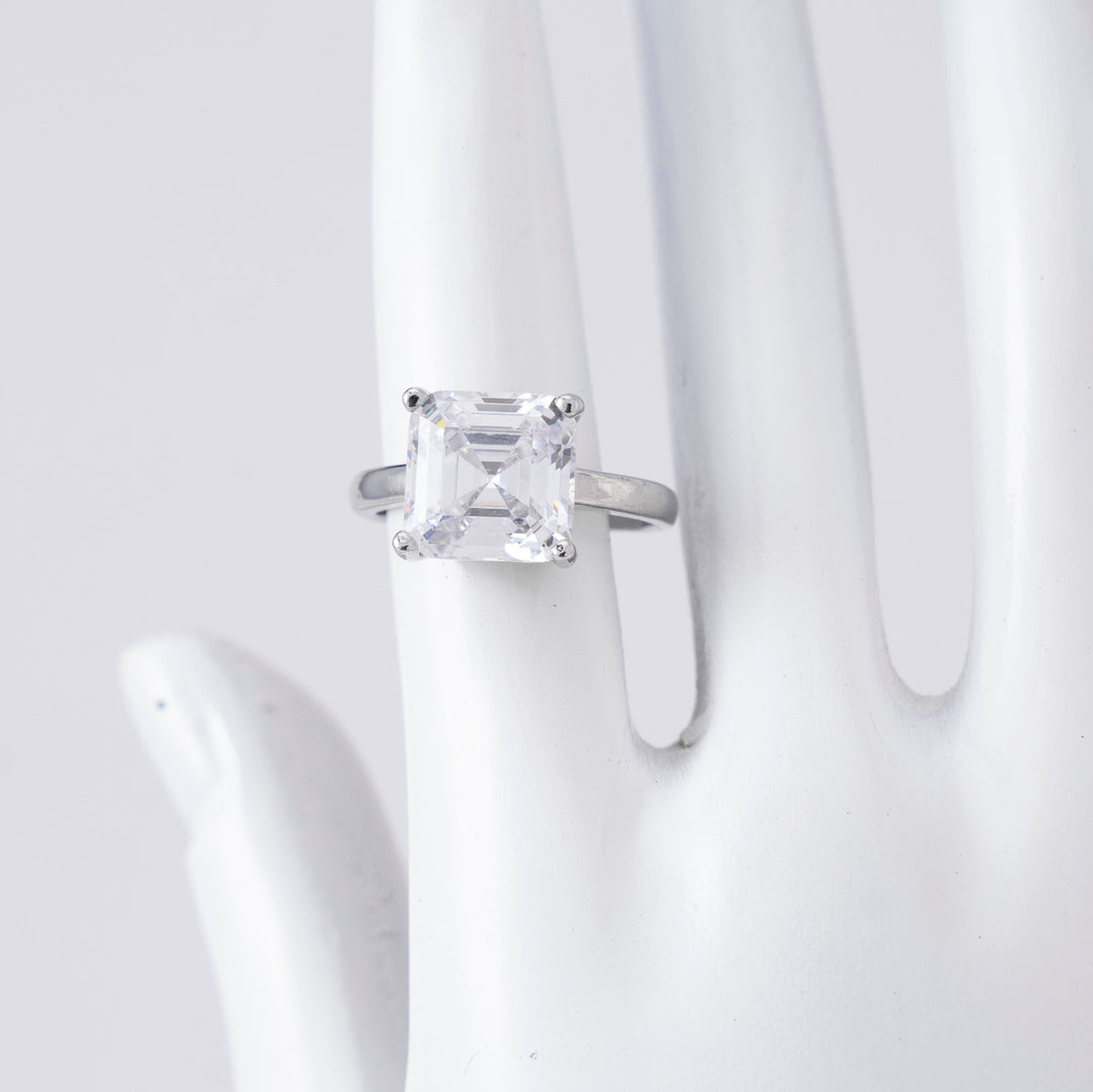 Mack Solitaire Ring - Swashaa